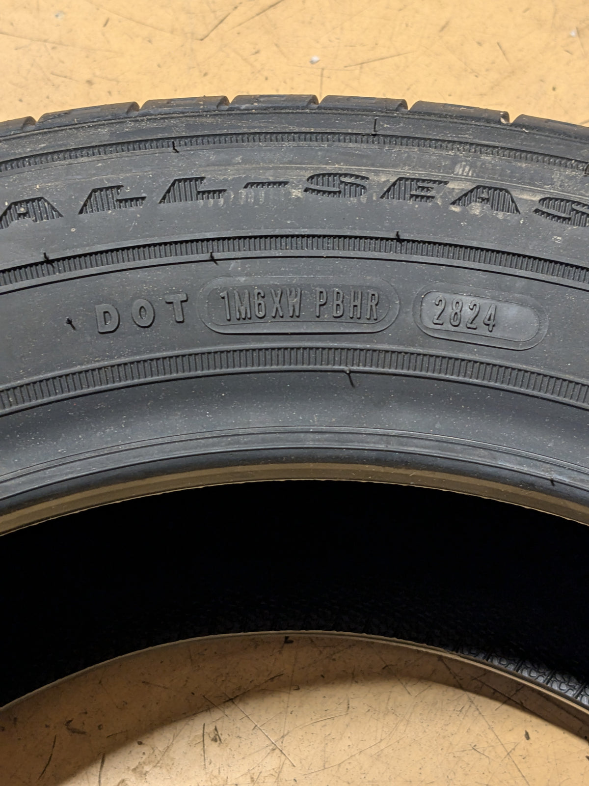 GOODYEAR ASSURANCE A/S P 205 60 16 92T SLALL SEASON TIRES 407212374