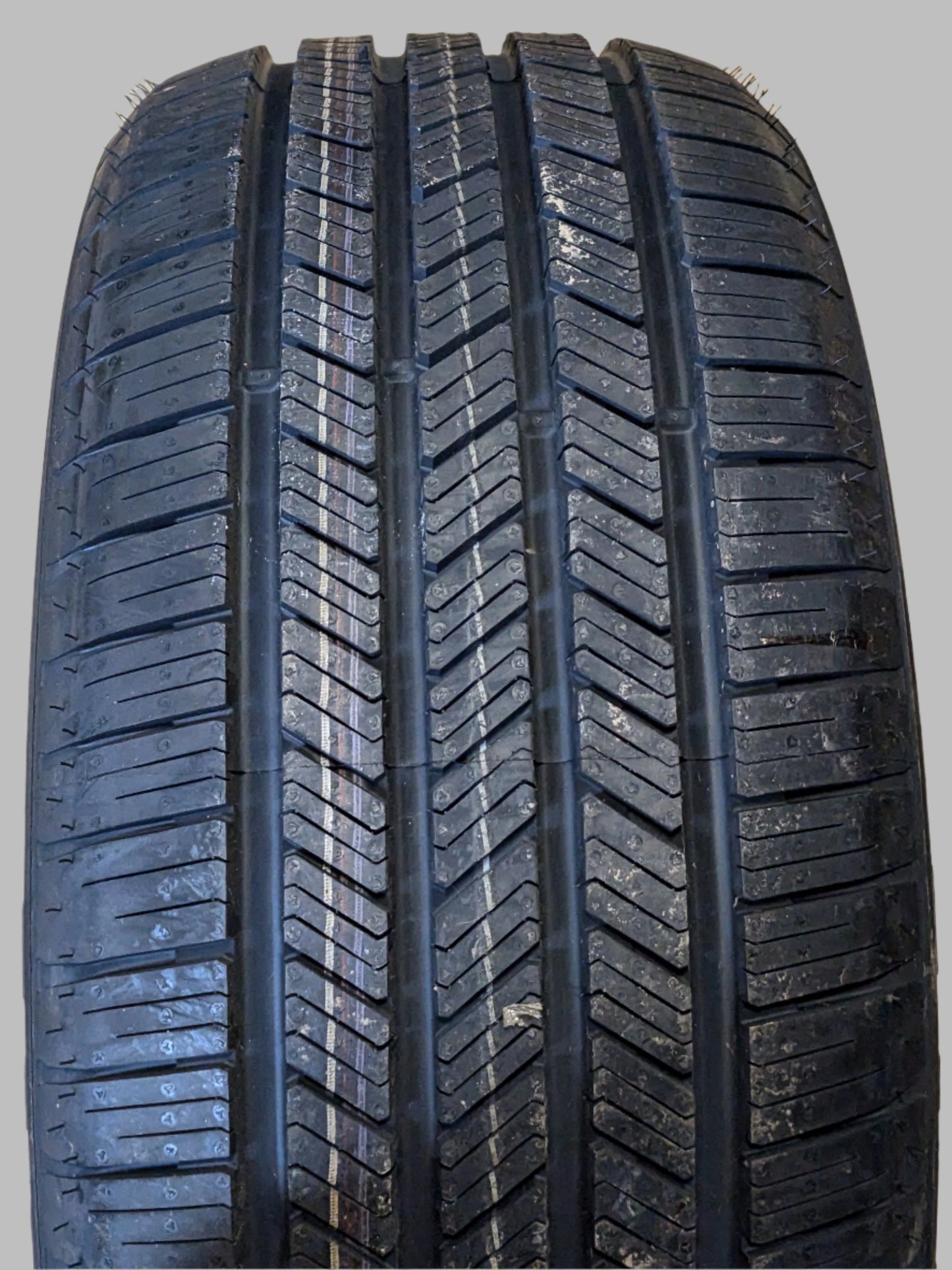 OLD STOCK GOODYEAR EAGLE LS2 255 40 19 100H ALL SEASON TIRE 706195308
