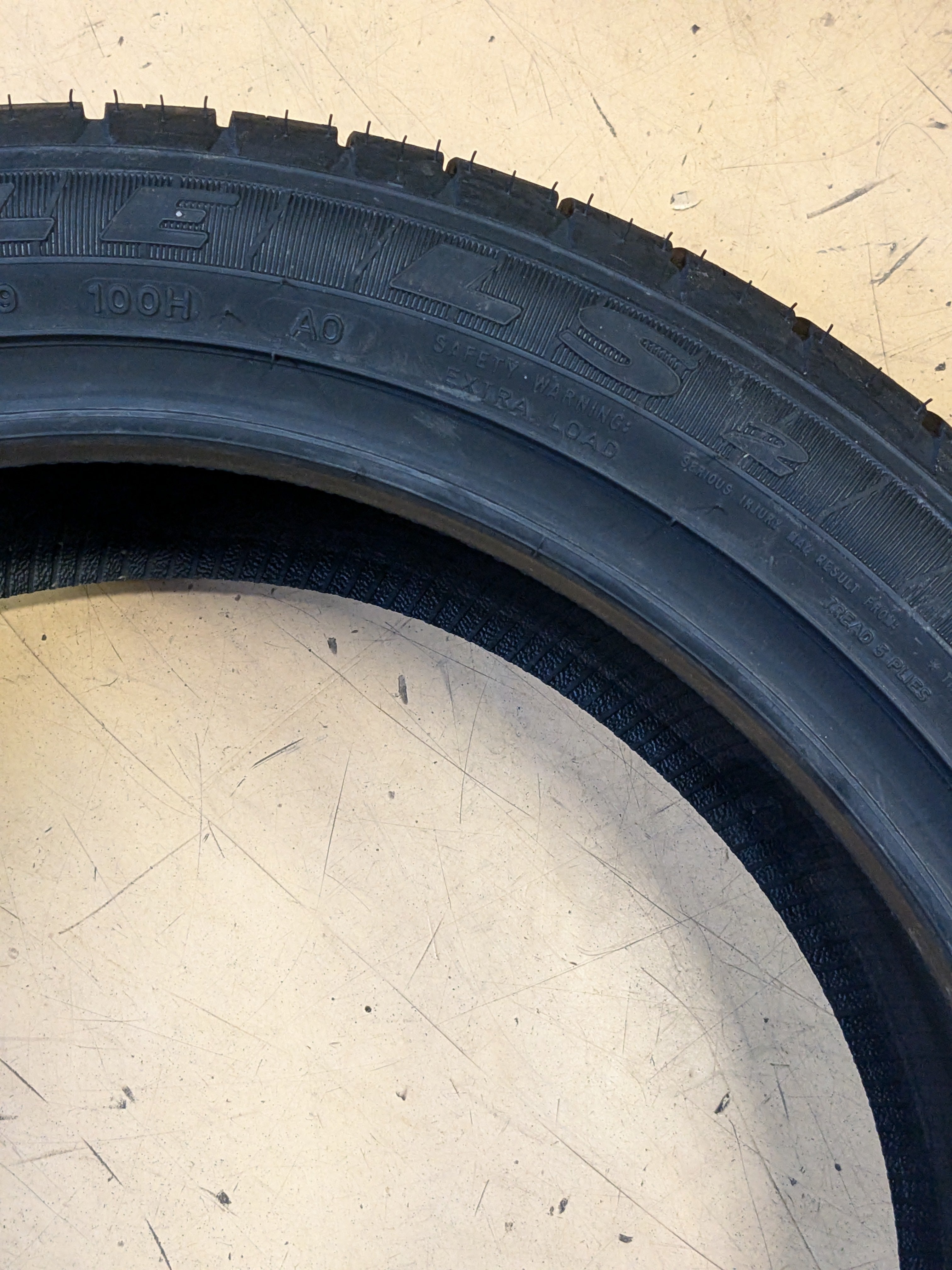 OLD STOCK GOODYEAR EAGLE LS2 255 40 19 100H ALL SEASON TIRE 706195308