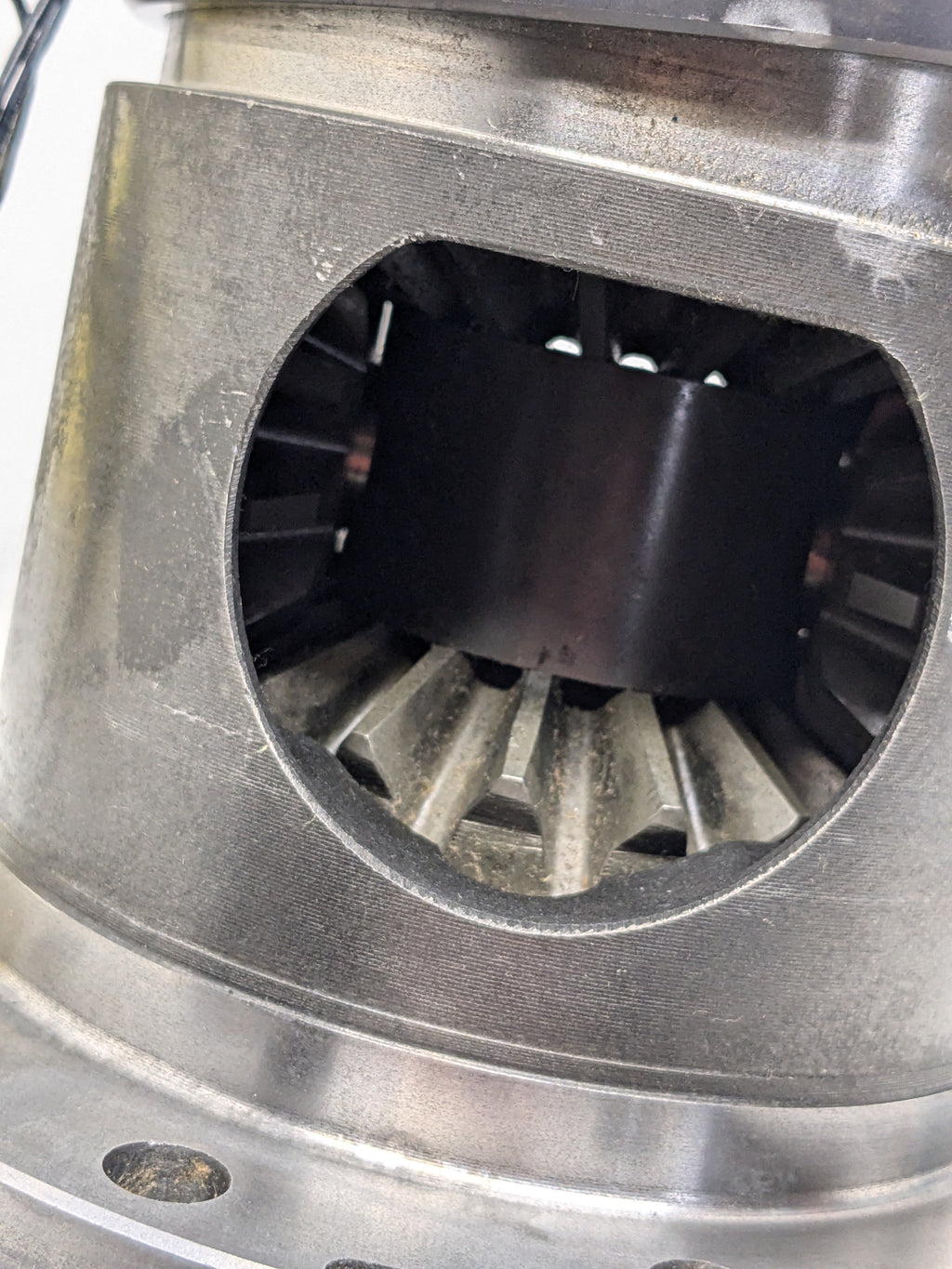 Auburn Gear Select-A-Loc Differential, GM 8.5” 10 BOLT, 2.73 & Up, 28 Spline 546018