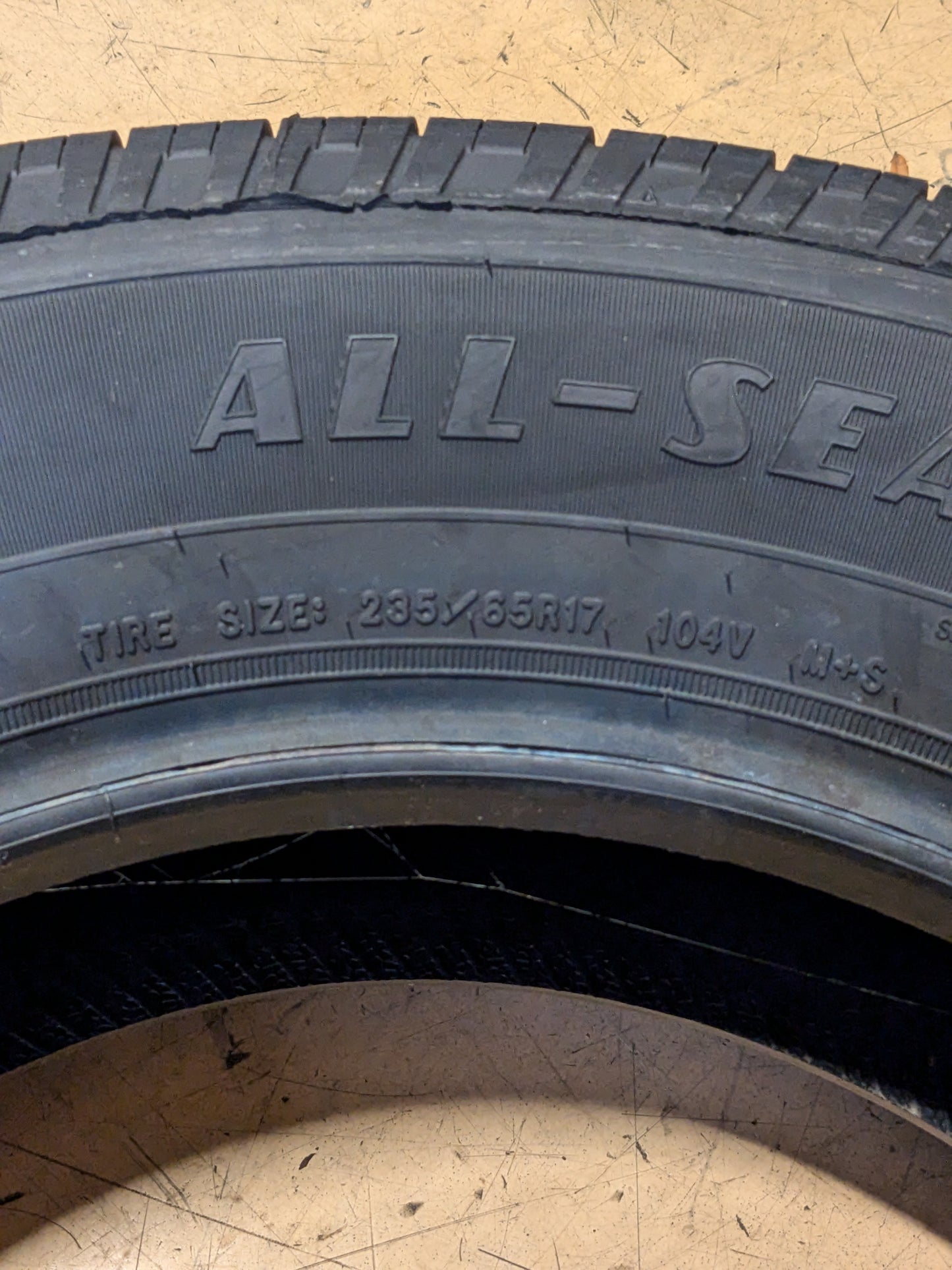 GOODYEAR RELIANT ALL SEASON BSW P 235 65 17 104V ALL SEASON TIRE 682026597