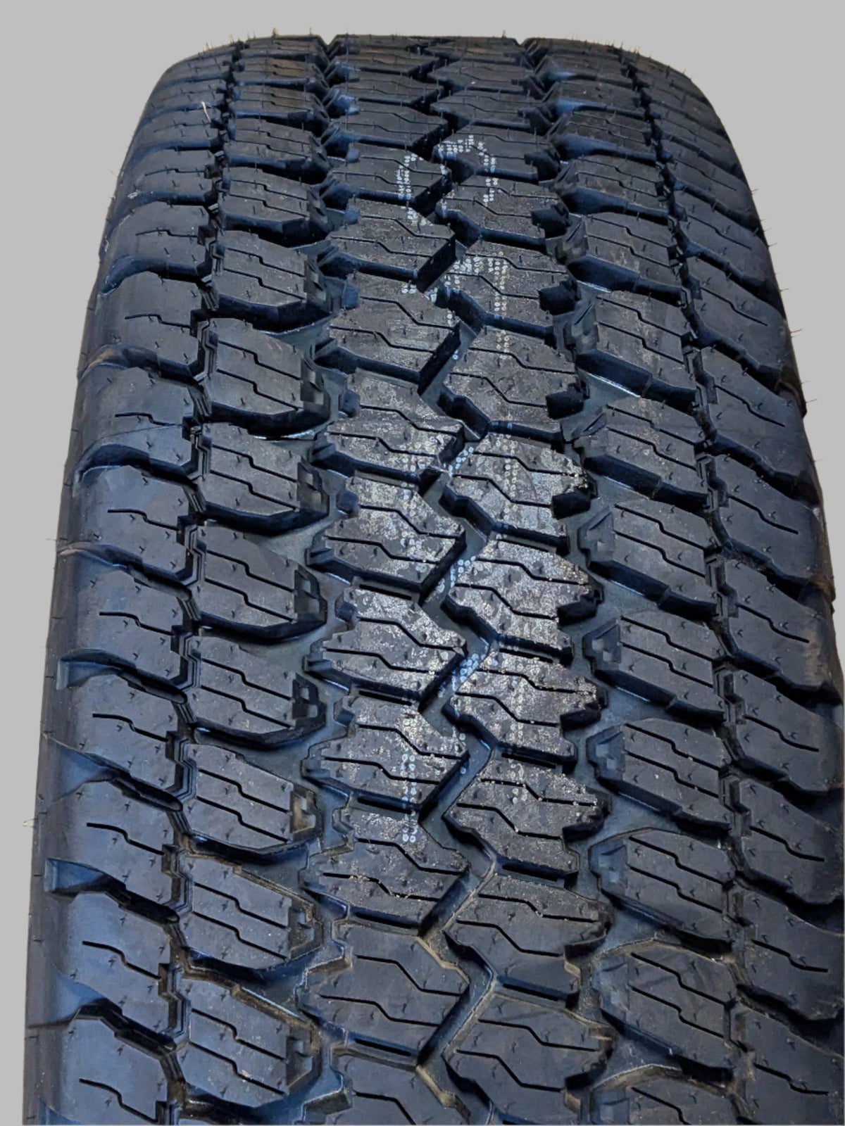 GOODYEAR WRANGLER AT/S OWL P 265 70 17 113S TIRE 410422176