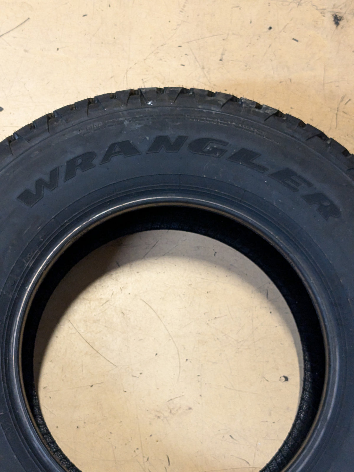 GOODYEAR WRANGLER AT/S OWL P 265 70 17 113S TIRE 410422176
