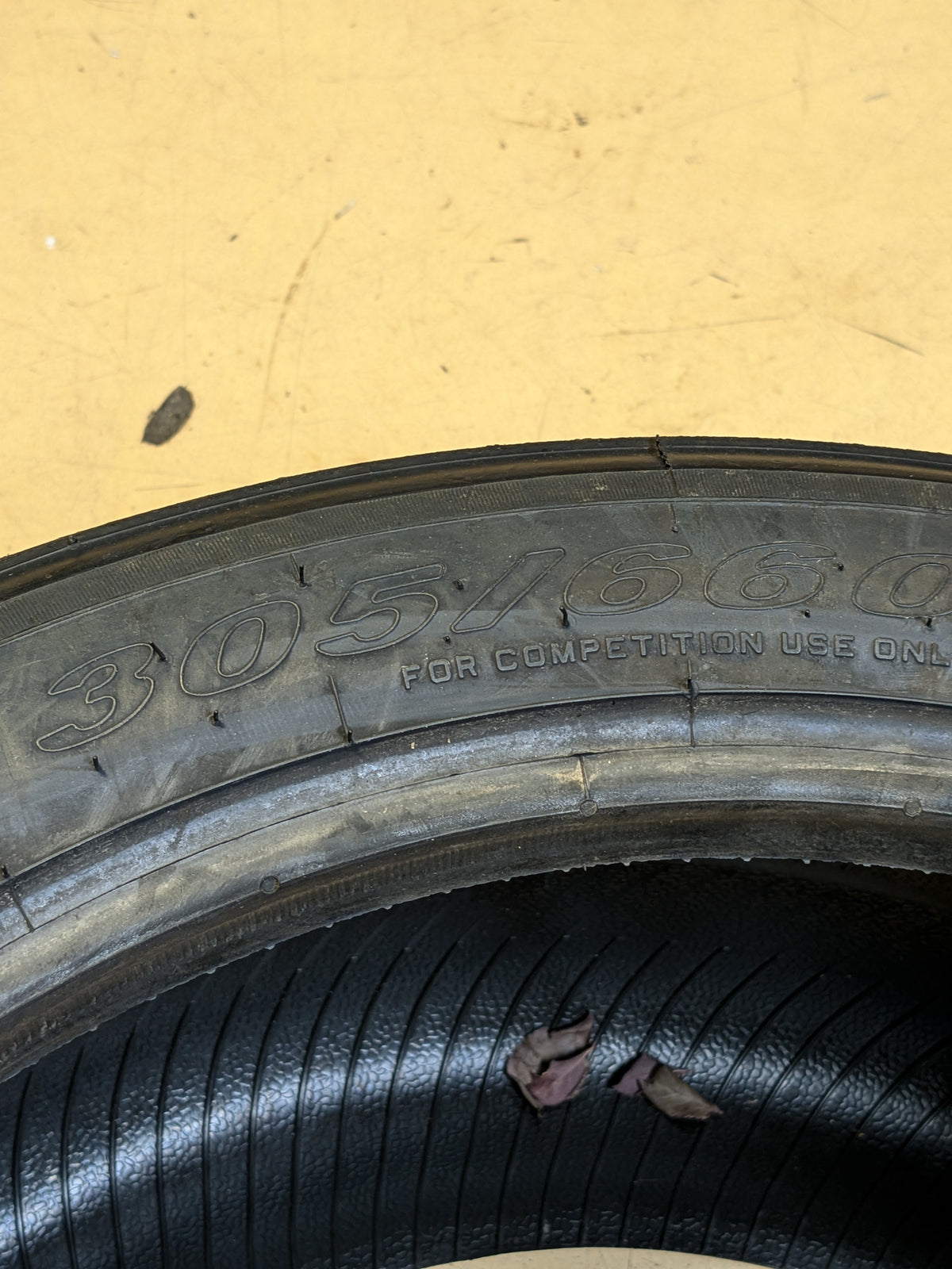 2 PIRELLI PZERO 305 660 18 DHF SLICK TIRE 4012900