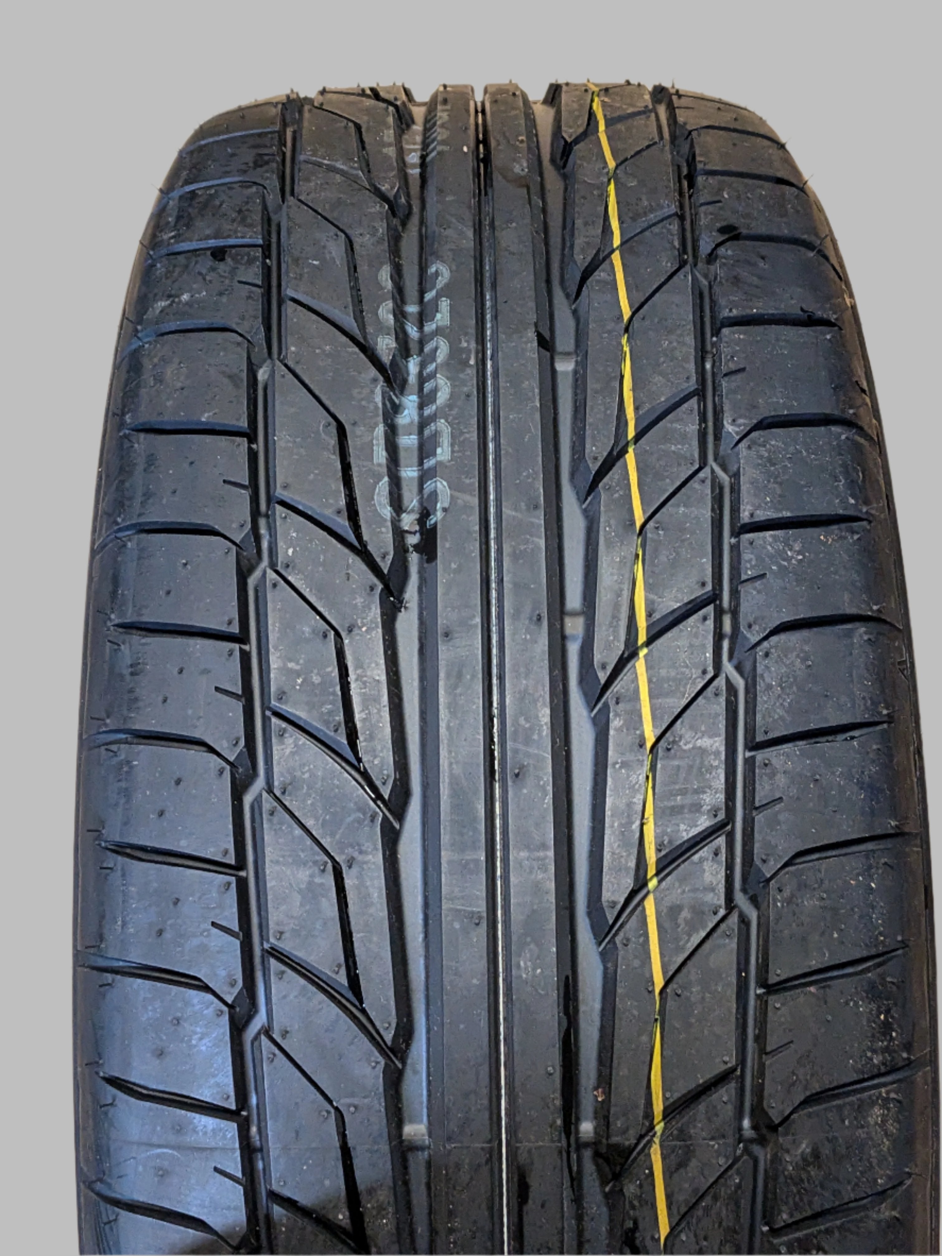 NITTO NT555 G2 235 50 18 101W SUMMER PERFORMANCE TIRE 211120