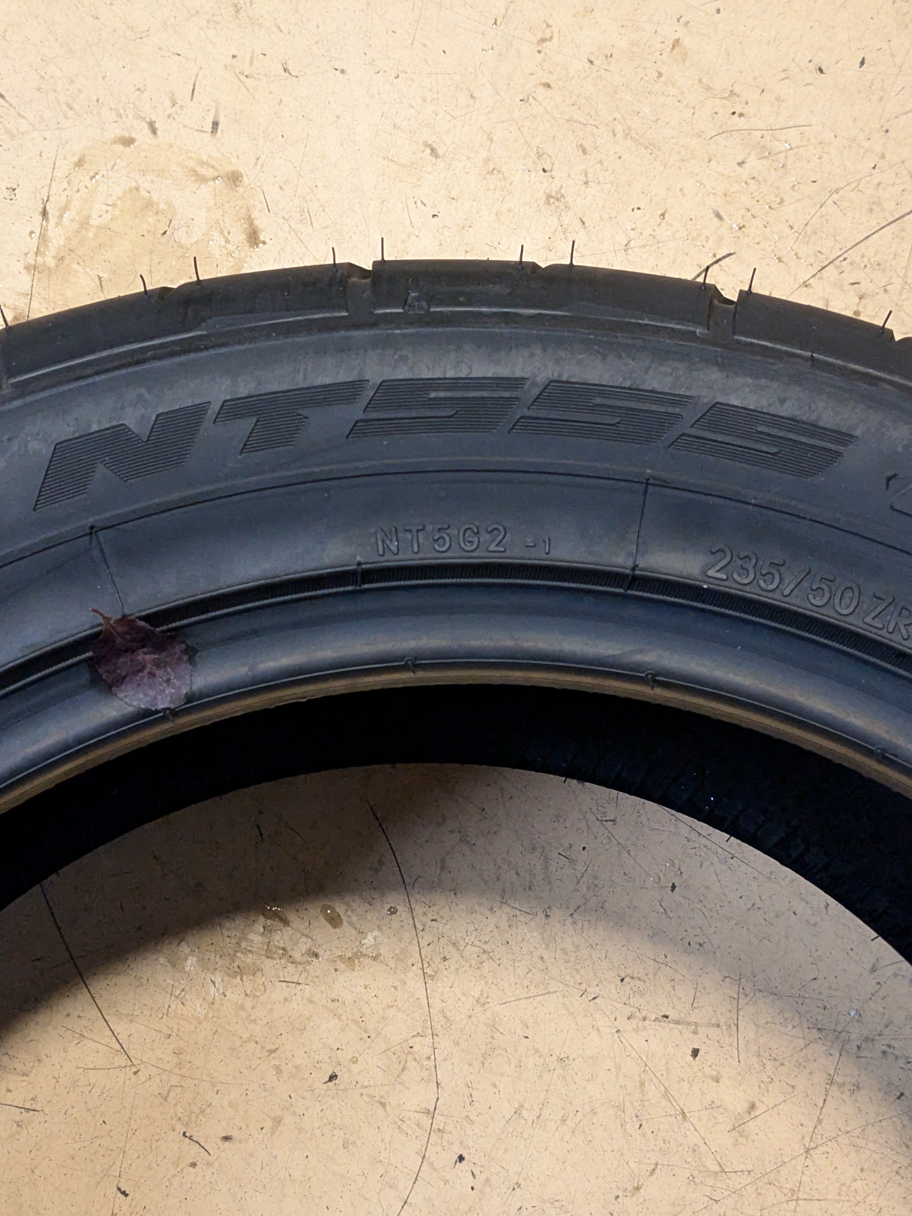 NITTO NT555 G2 235 50 18 101W SUMMER PERFORMANCE TIRE 211120