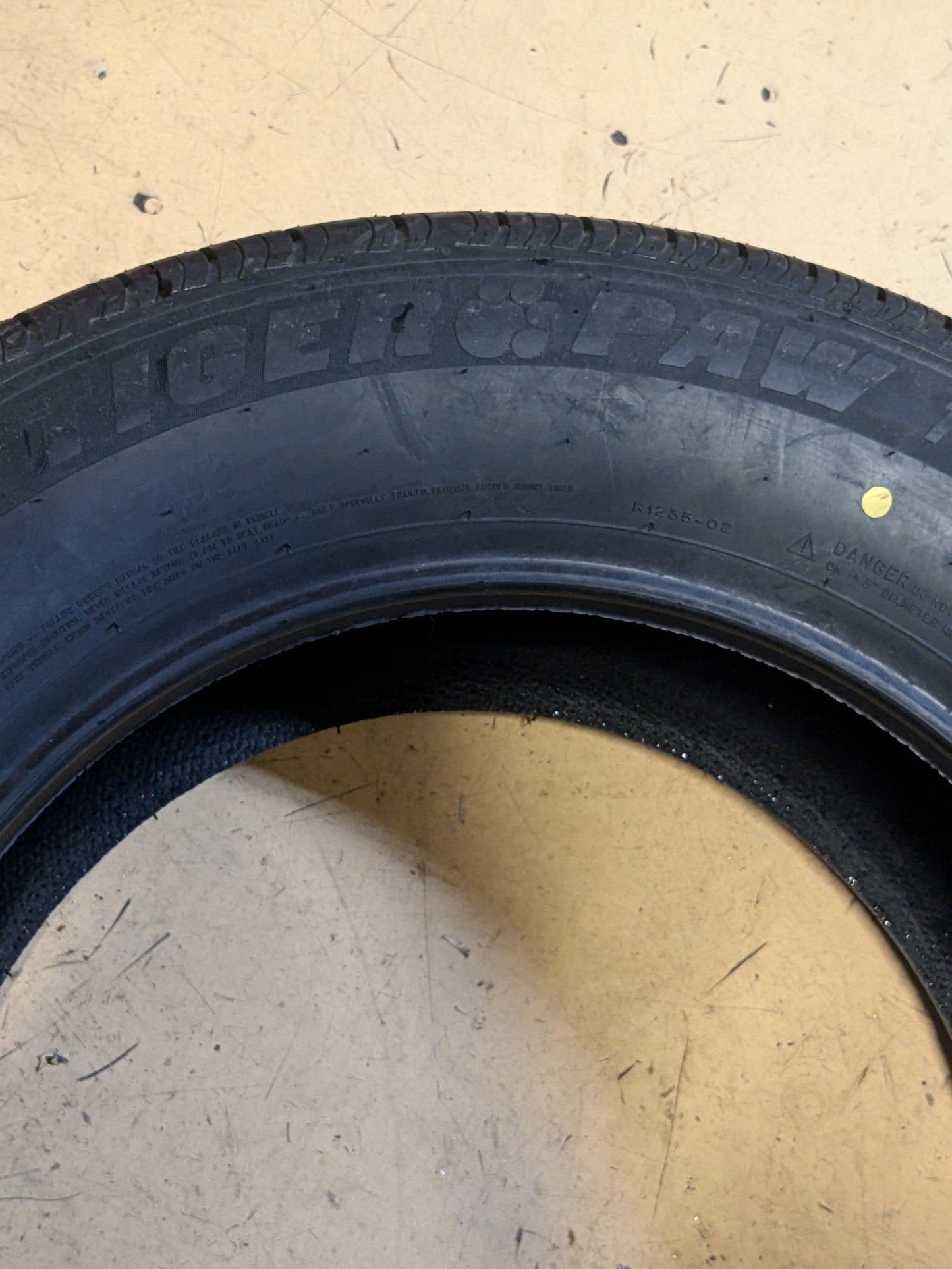 2 UNIROYAL TIGER PAW TOURING AS DT P 265 60 18 110V SL ALL SEASON TIRES 04205