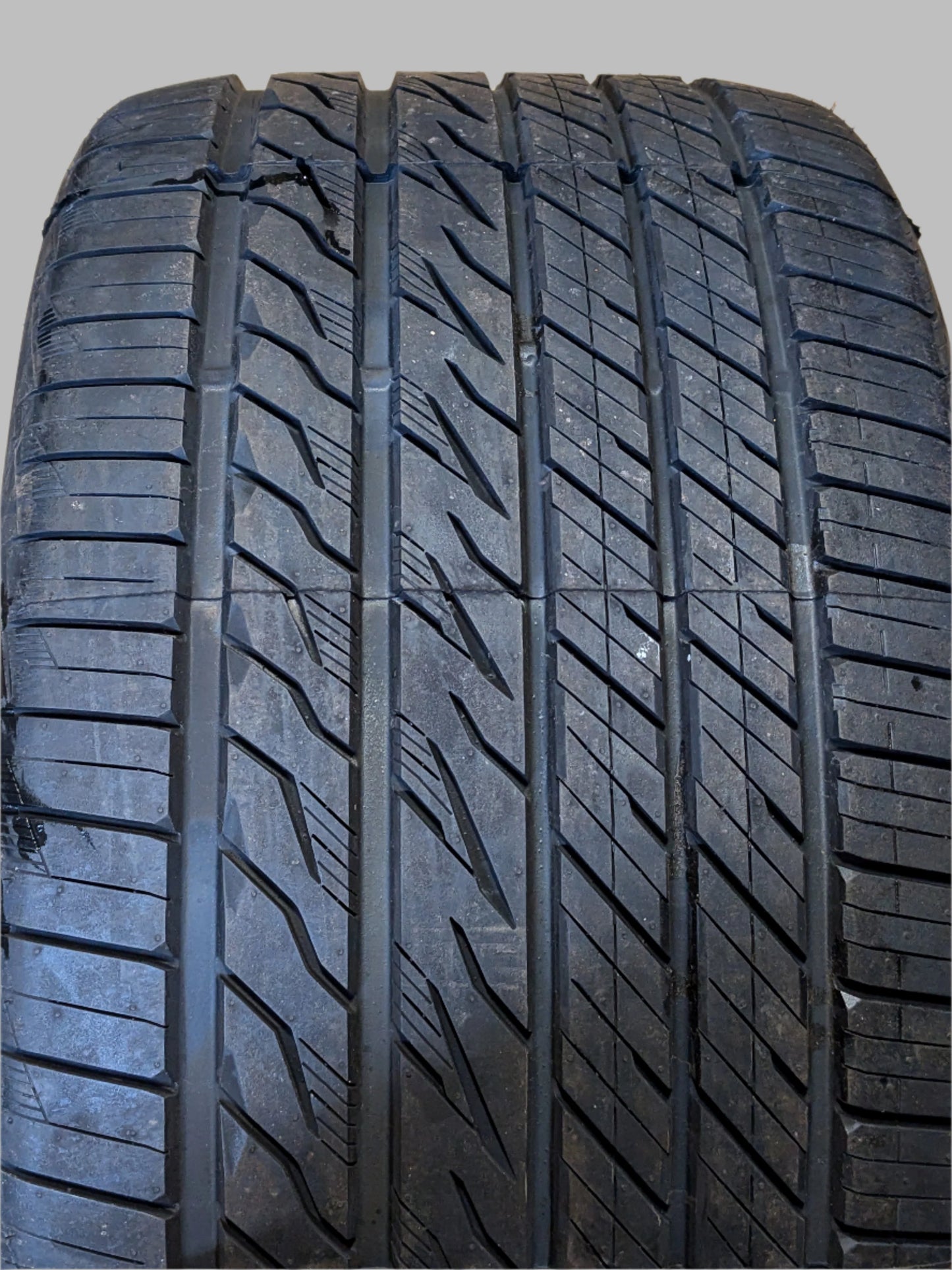 NITTO MOTIVO 315 35 20 110Y ALL SEASON TIRE 210450