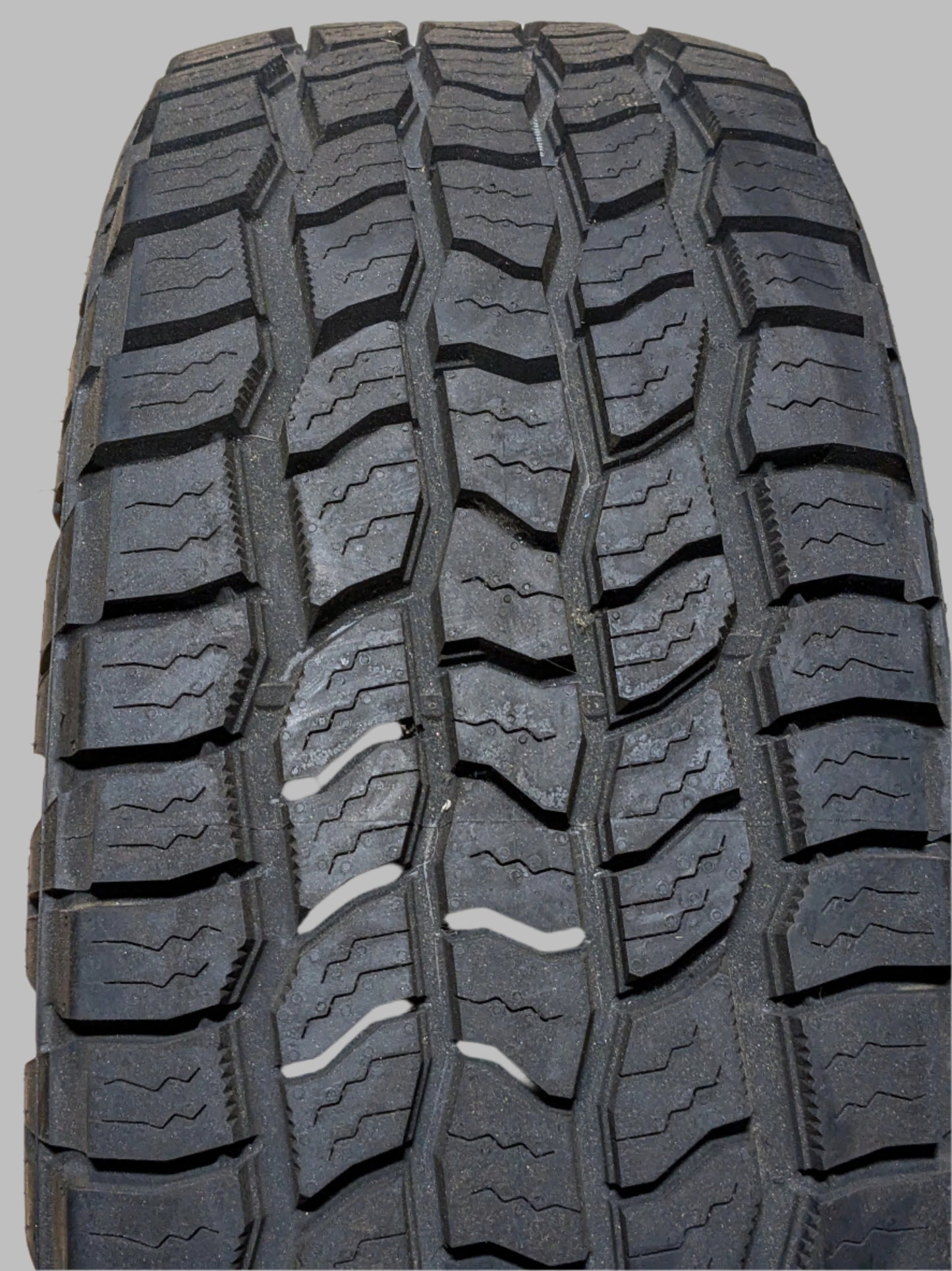 COOPER DISCOVERER AT3 XLT WL LT 285 65 18 125/122S LRE 10PLY ALL TERRAIN TIRE 90000032603