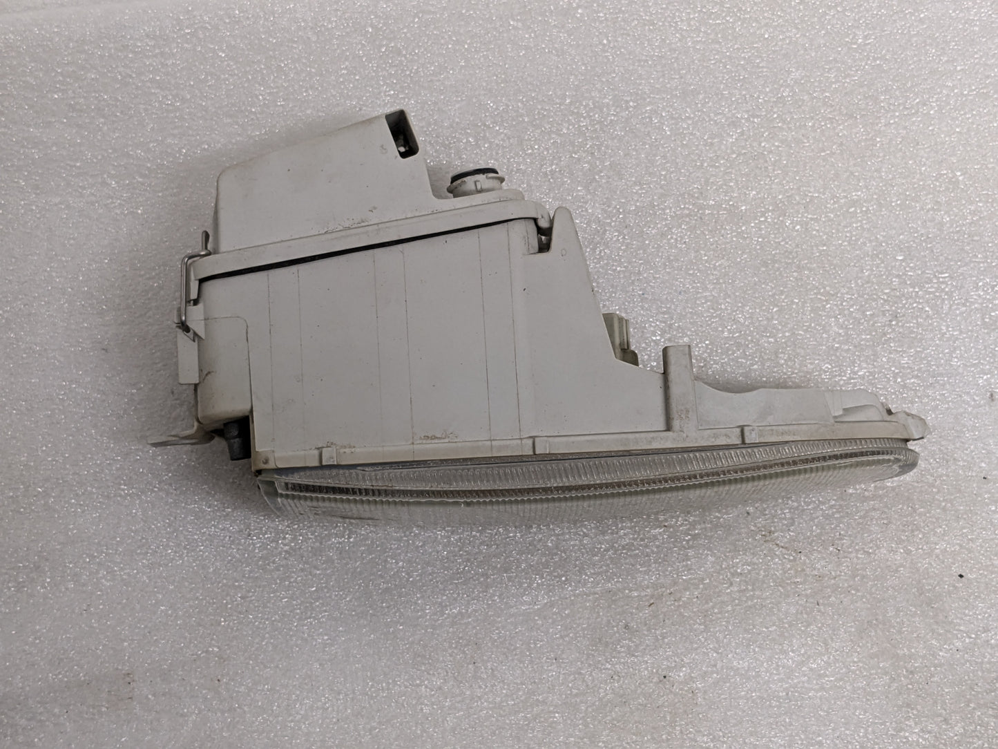 PORSCHE 993 HELLA FOG LIGHT LEFT 14265700LI