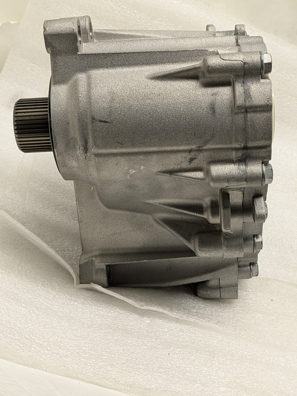 FORD POWER TAKE OFF ASSEMBLY WITH TRANSFER CASE ASSEMBLY