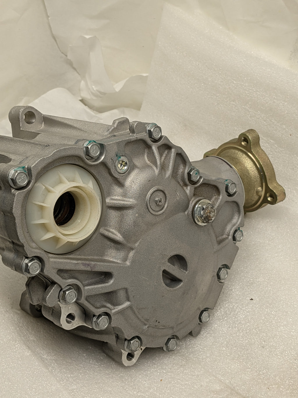 FORD POWER TAKE OFF ASSEMBLY WITH TRANSFER CASE ASSEMBLY