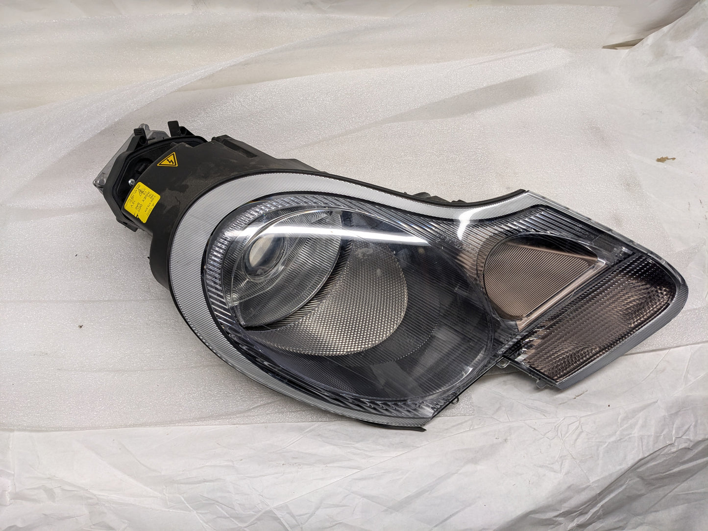PORSCHE 911 HEADLIGHT RIGHT SIDE 1999-2004 996 631 158 07