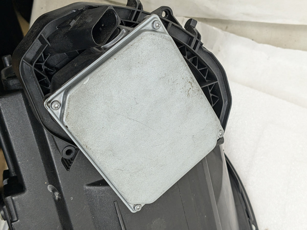 PORSCHE 911 HEADLIGHT RIGHT SIDE 1999-2004 996 631 158 07