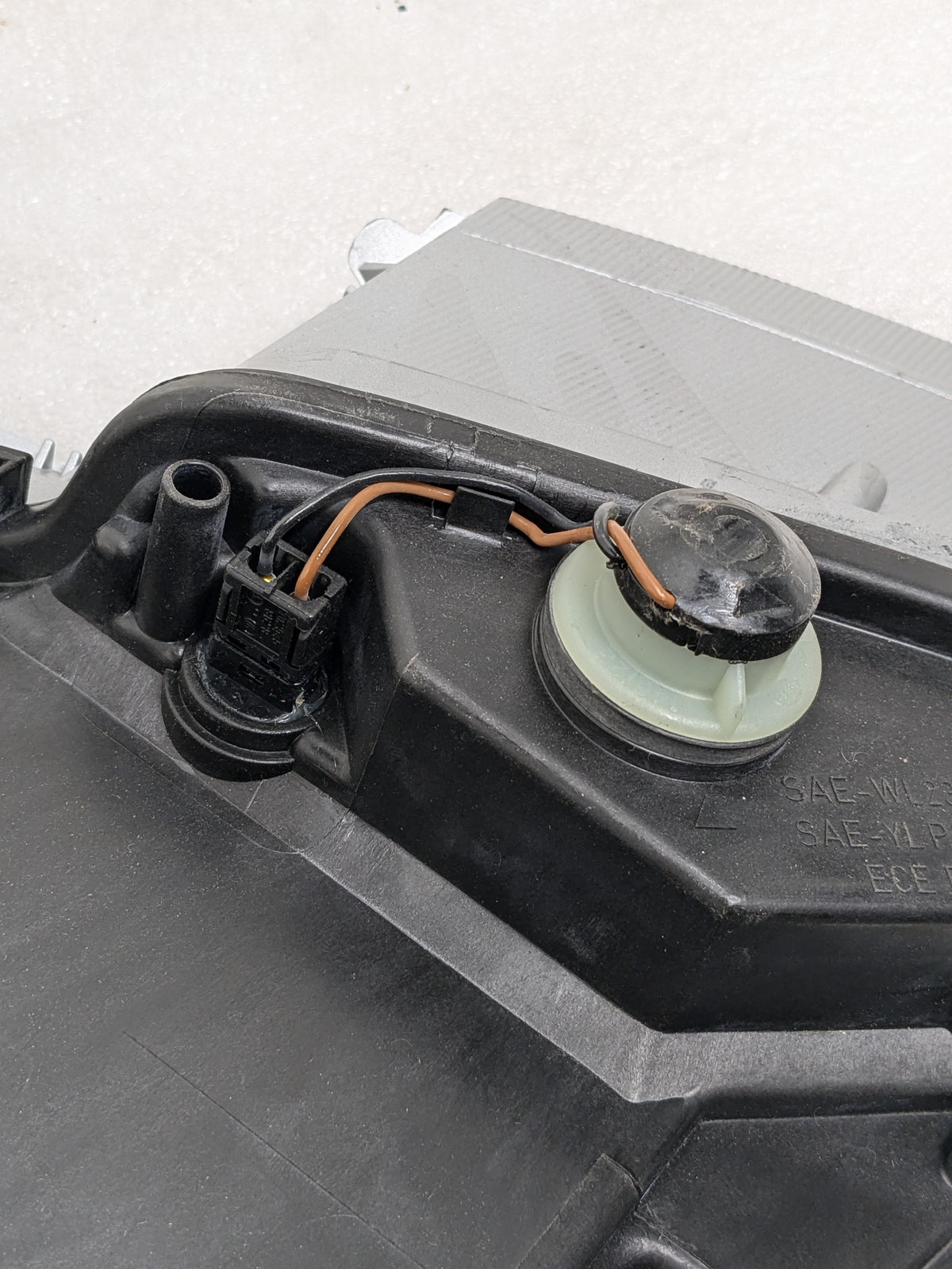 PORSCHE 911 HEADLIGHT RIGHT SIDE 1999-2004 996 631 158 07