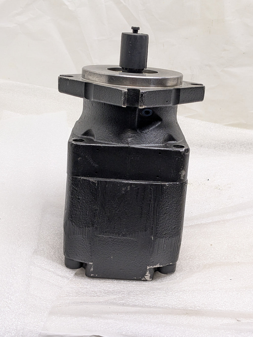 WASTEBUILT REPLACEMENT FOR LABRIE HYDRAULIC PUMP L2-HYP01520