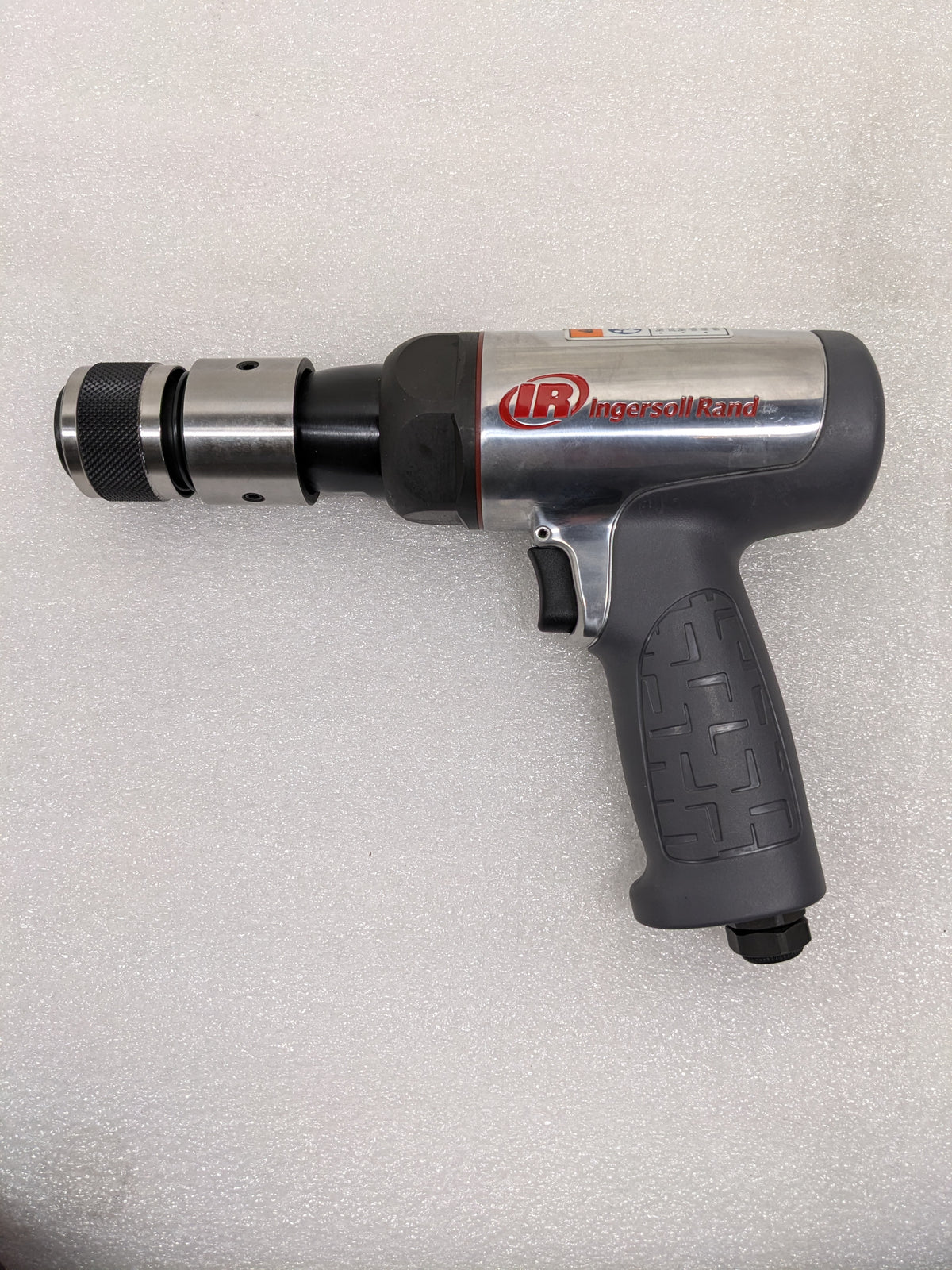 INGERSOLL RAND 123MAXK VIBRATION REDUCED AIR HAMMER 5-PIECE CHISEL SET, 3,530 BPM, 2-5/8" STROKE, ROUND SHANK