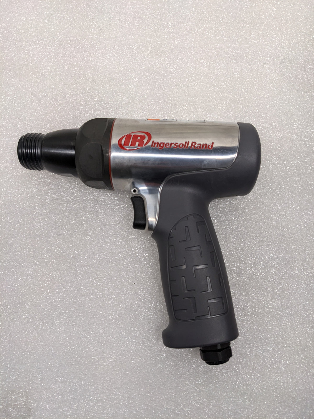 INGERSOLL RAND 123MAXK VIBRATION REDUCED AIR HAMMER 5-PIECE CHISEL SET, 3,530 BPM, 2-5/8" STROKE, ROUND SHANK