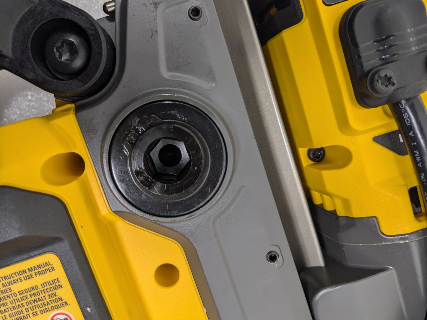 DEWALT 20V MAX FLEXVOLT ADVANTAGE 2" DRILL PRESS DCD1623 1 BATTERY