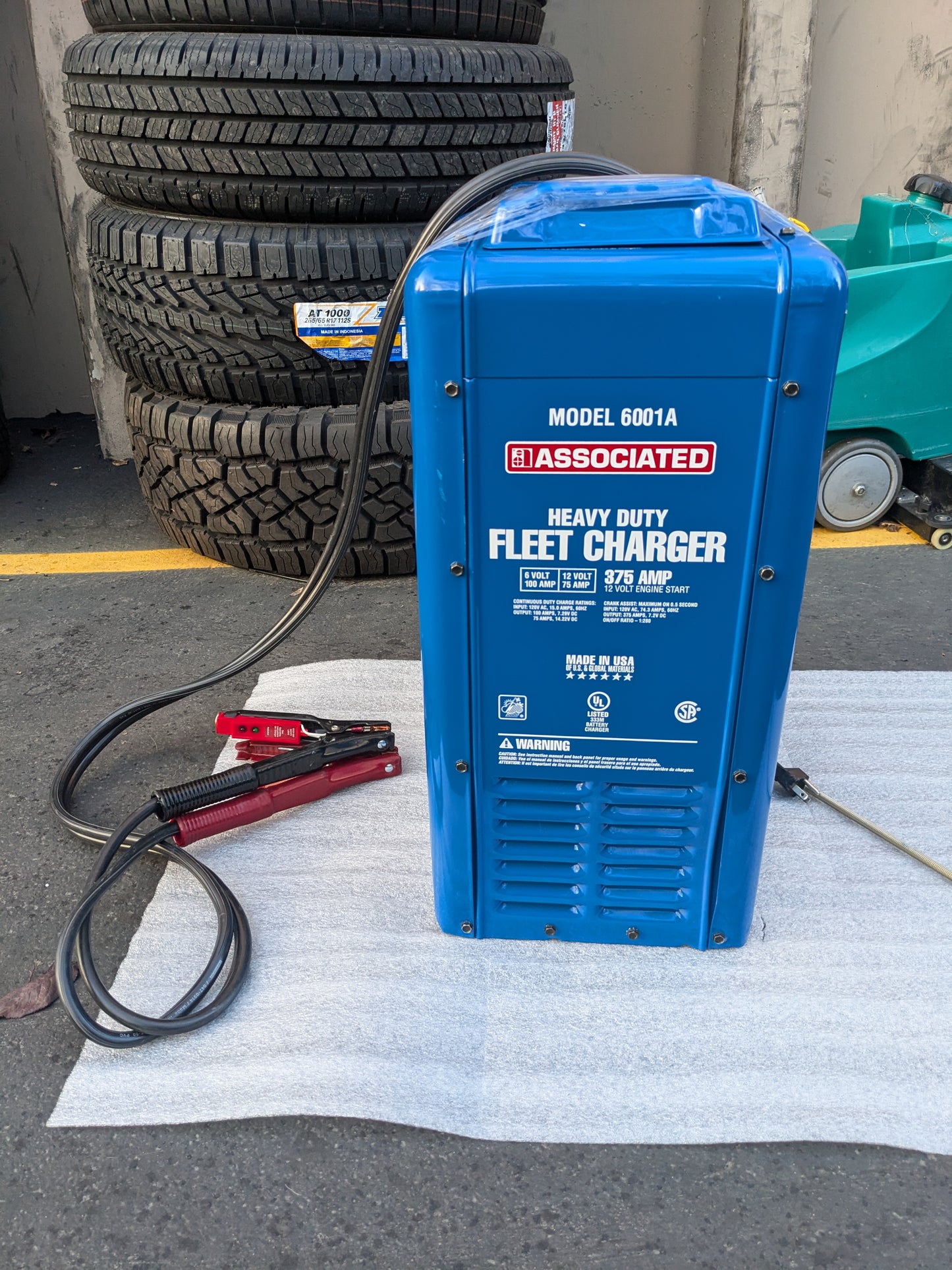 6001A 6/12V 100/75 AMP CONTINUOUS CHARGE 375 AMP CRANK ASSIST CHARGER W/WHEELS