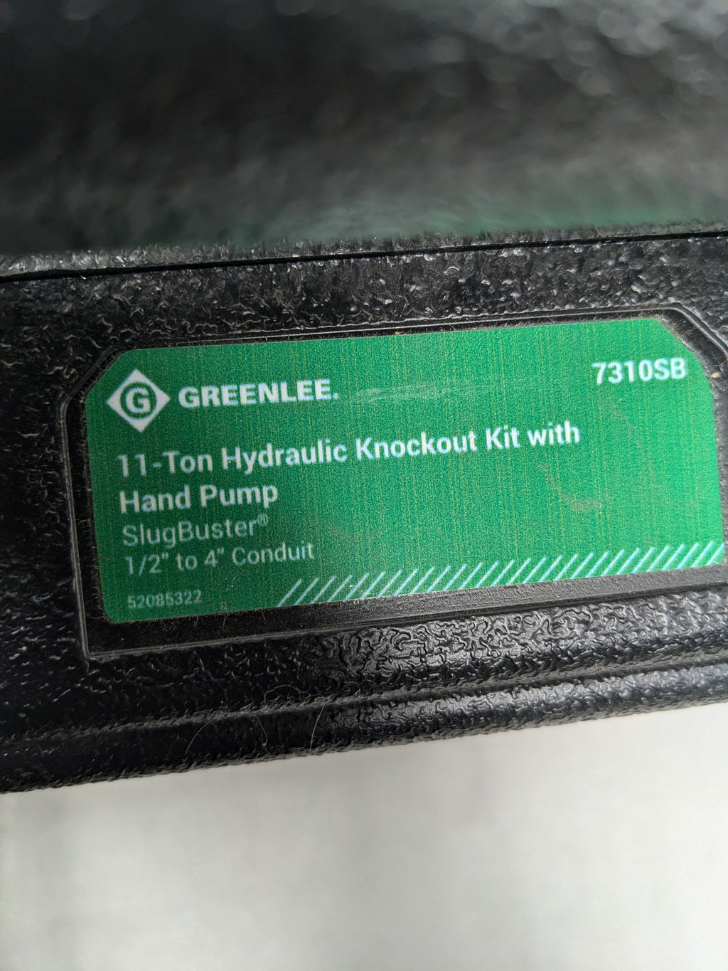 GREENLEE 7310SB HYDRAULIC KNOCKOUT KIT 11-TON WITH HAND PUMP AND SLUG-BUSTER® 1/2" - 4"
