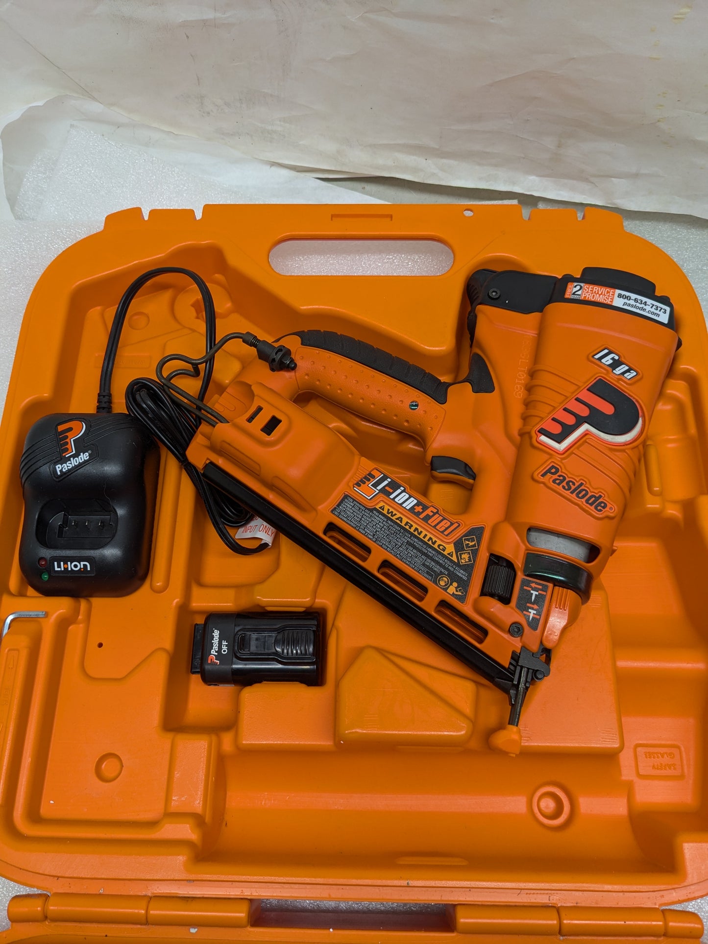 PASLODE 902400 CORDLESS ANGLED FINISH NAILER 2-1/2-IN 16-GAUGE