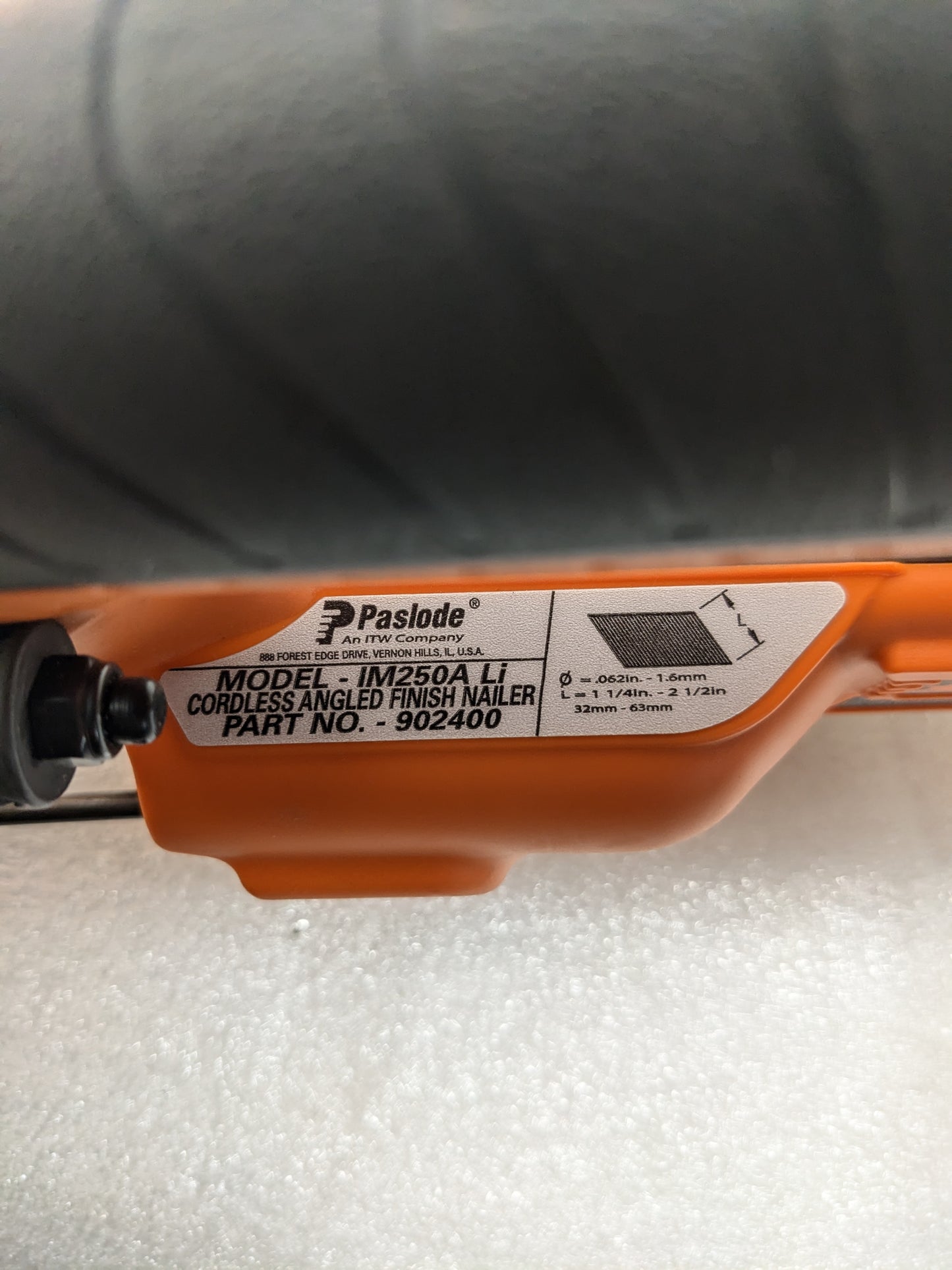 PASLODE 902400 CORDLESS ANGLED FINISH NAILER 2-1/2-IN 16-GAUGE