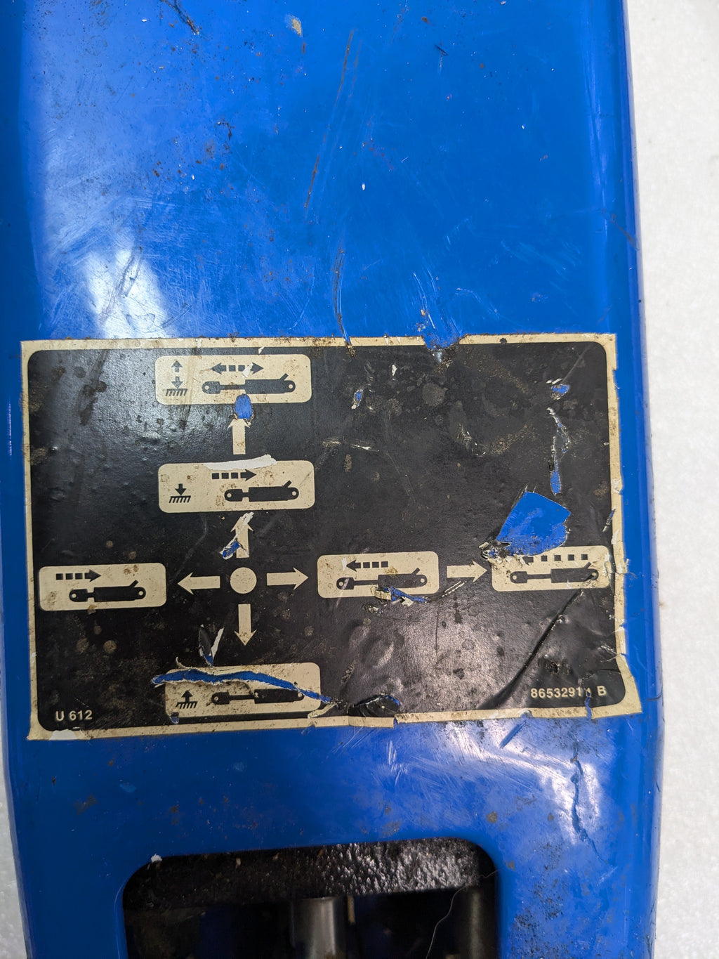 HOLLAND REMOTE CONTROL VALVE (ONLY COMES WITH CONTROL VALVE)