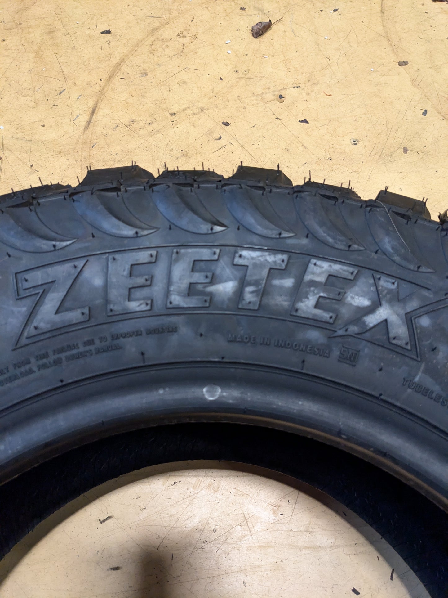 ZEETEX MT1000 BSW LT 235 75 15 104/101Q 6PLY MUD TERRAIN TIRE 1200053897