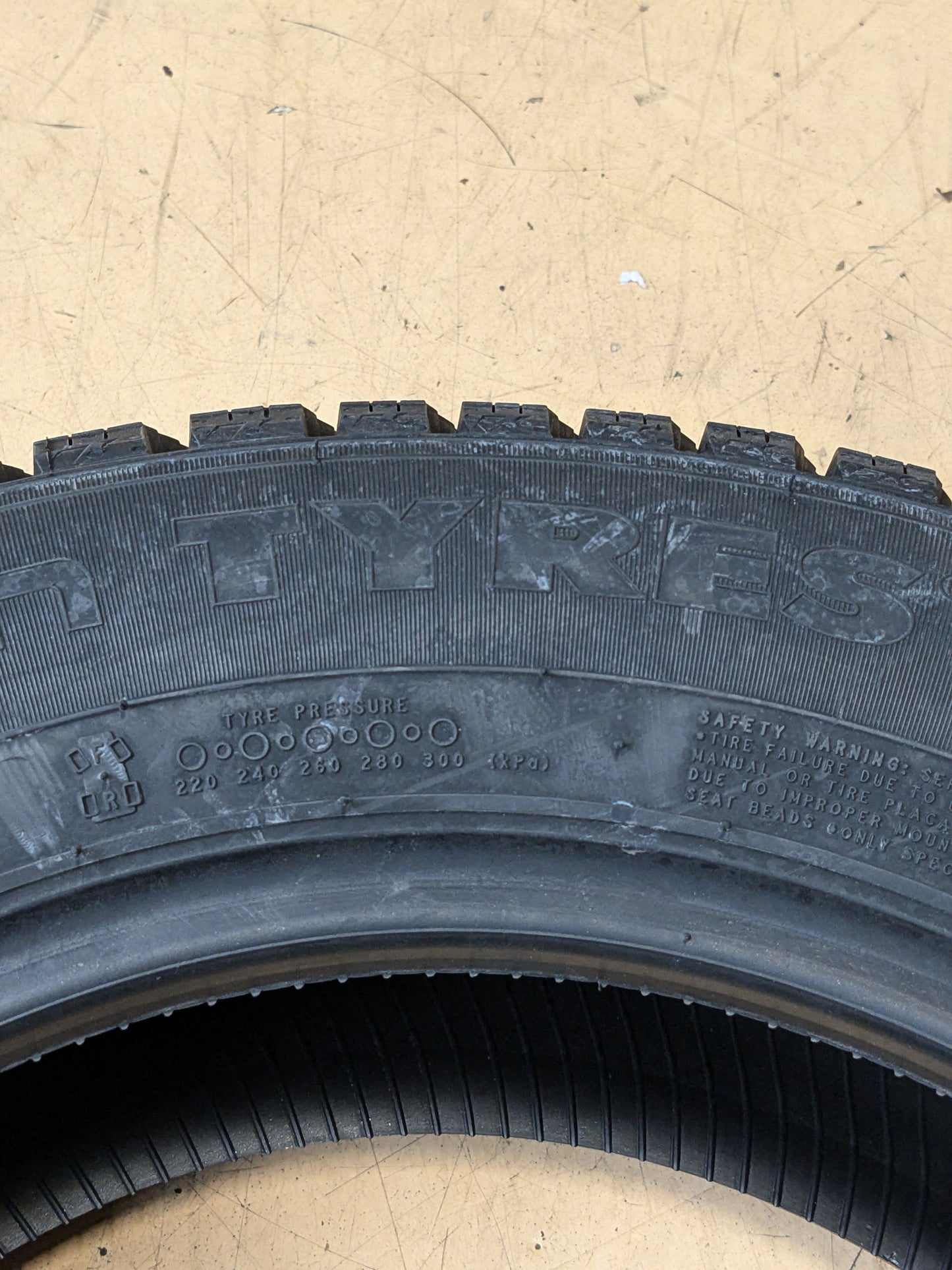 2 NOKIAN HAKKAPELIITTA 10 (STUDDED) 185 65 15 92T PASSENGER WINTER TIRE TS32424
