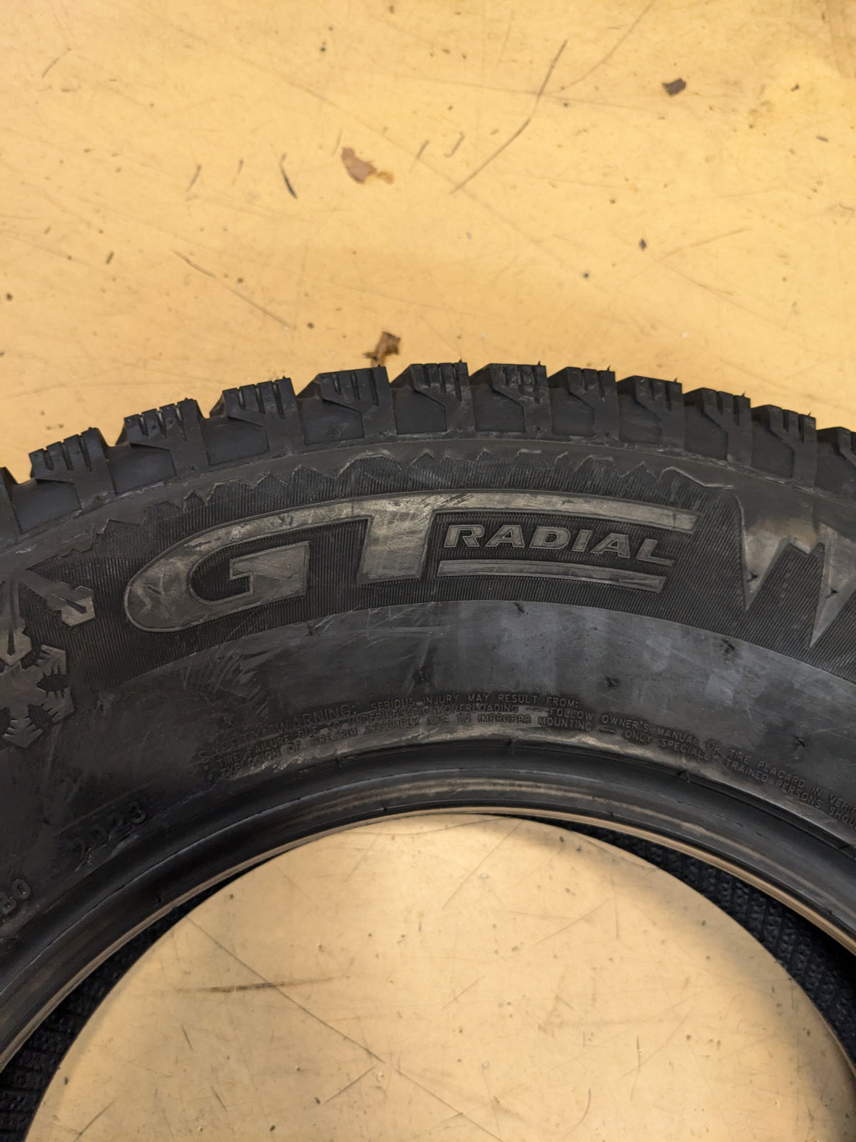 GT RADIAL ICEPRO SUV 3 STUDDABLE 235 70 16 109T 100A3165