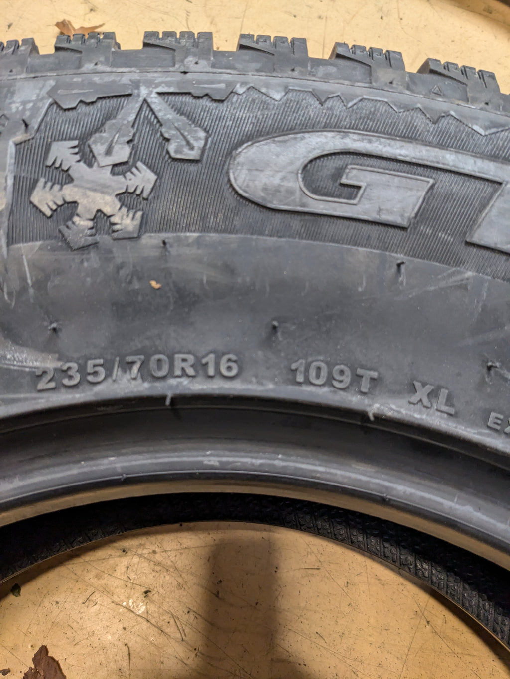 GT RADIAL ICEPRO SUV 3 STUDDABLE 235 70 16 109T 100A3165