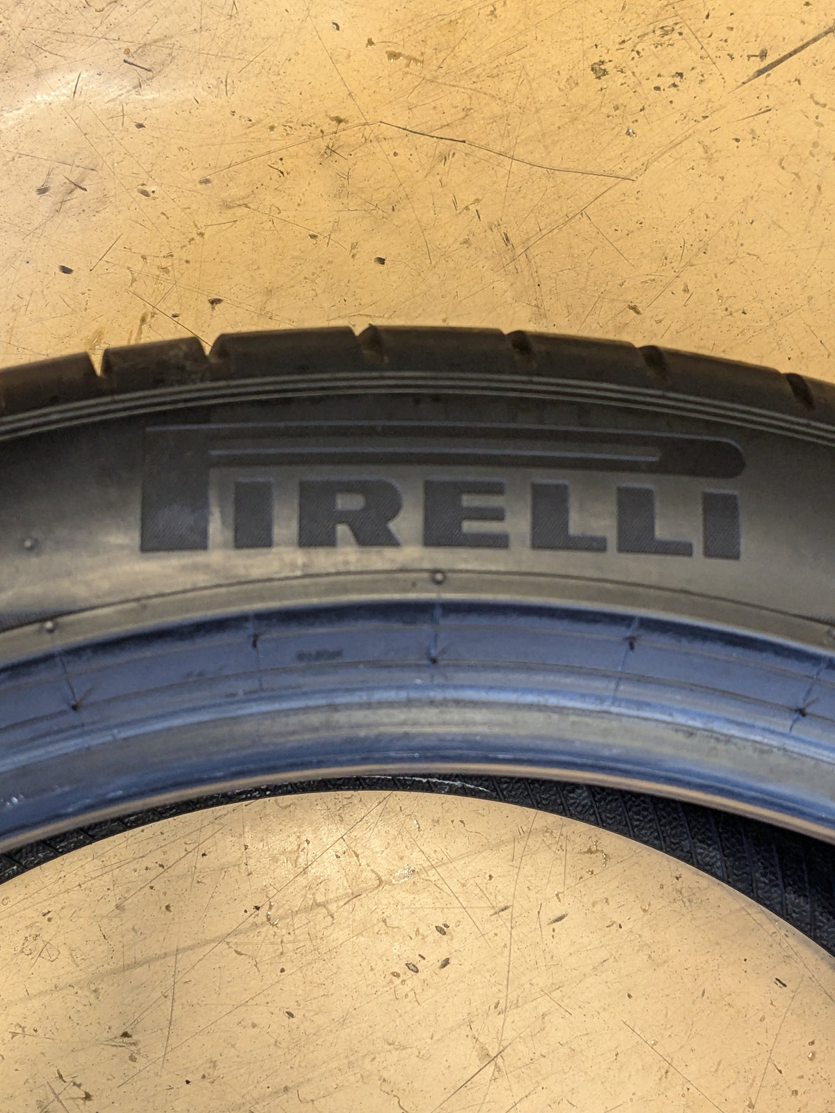 THE USED 7/32" PIRELLI P ZERO PZ4 315 35 21 111Y XL SUMMER TIRE 2751300 (*) BMW RSC RUNFLAT
