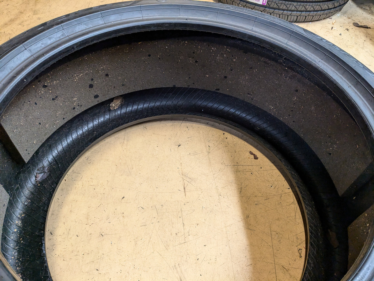 OLD STOCK USED 7/32" PIRELLI P ZERO (PZ4) 305 35 21 109Y TIRE OEM SYMBOL (B) 2679300