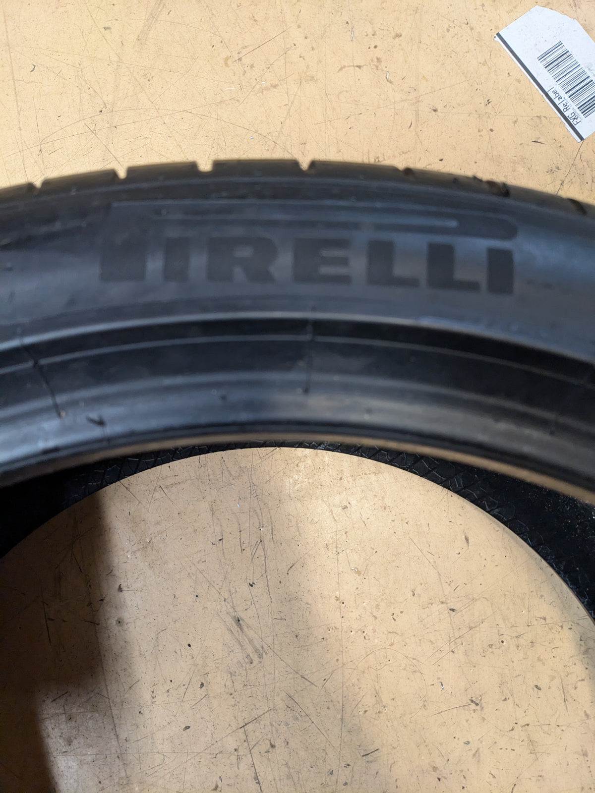OLD STOCK USED 7/32" PIRELLI P ZERO (PZ4) 305 35 21 109Y TIRE OEM SYMBOL (B) 2679300