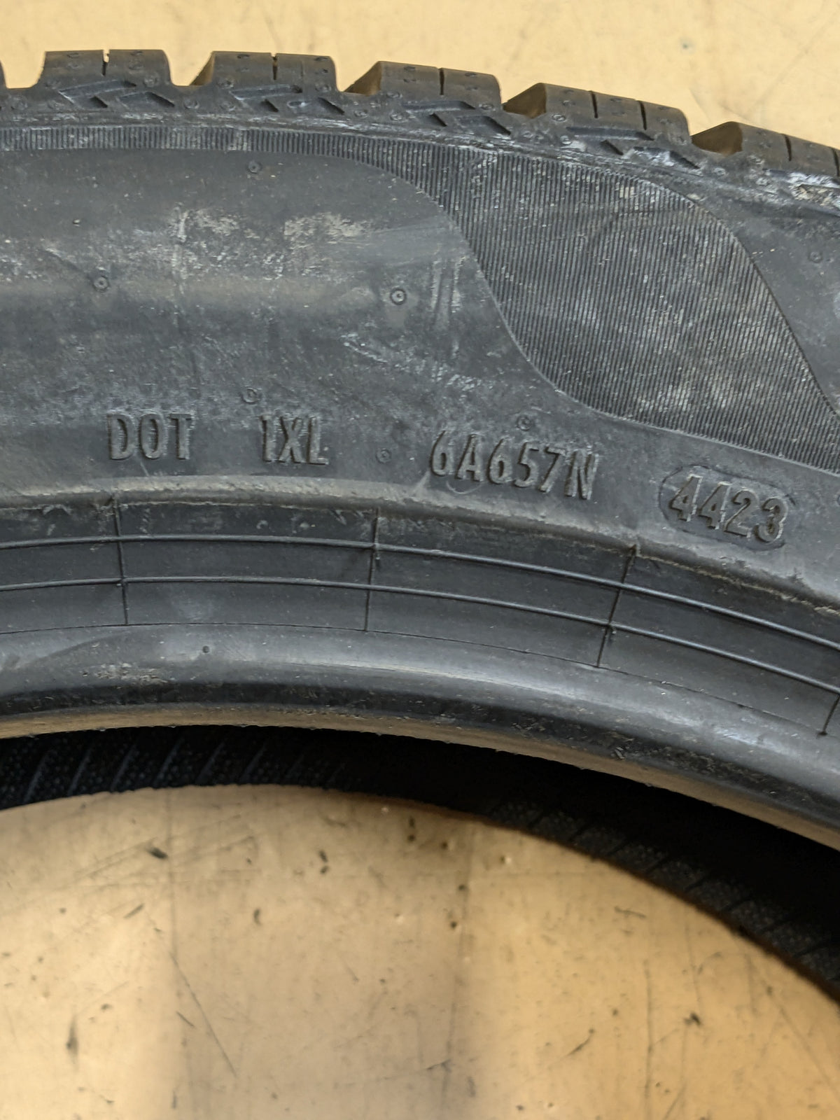 PIRELLI SCORPION WEATHERACTIVE 255 45 20 105V XL ALL WEATHER SUV/CROSSOVER TIRE 4165700