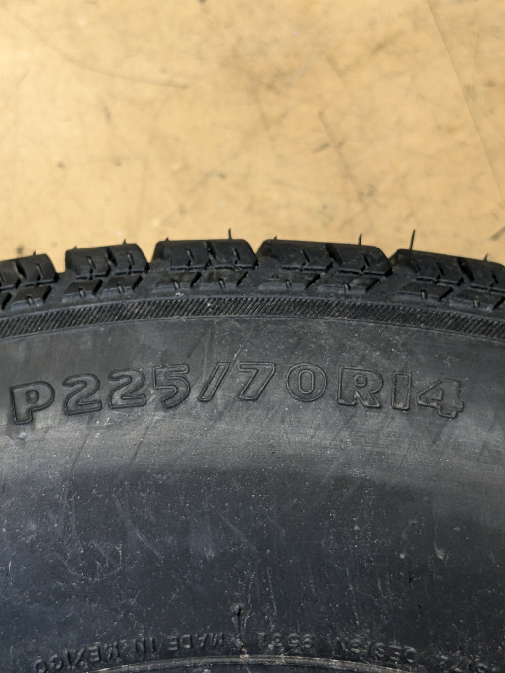 MASTERCRAFT AVENGER G/T P 225 70 14 98T RWL ALL SEASON TIRE 174003001