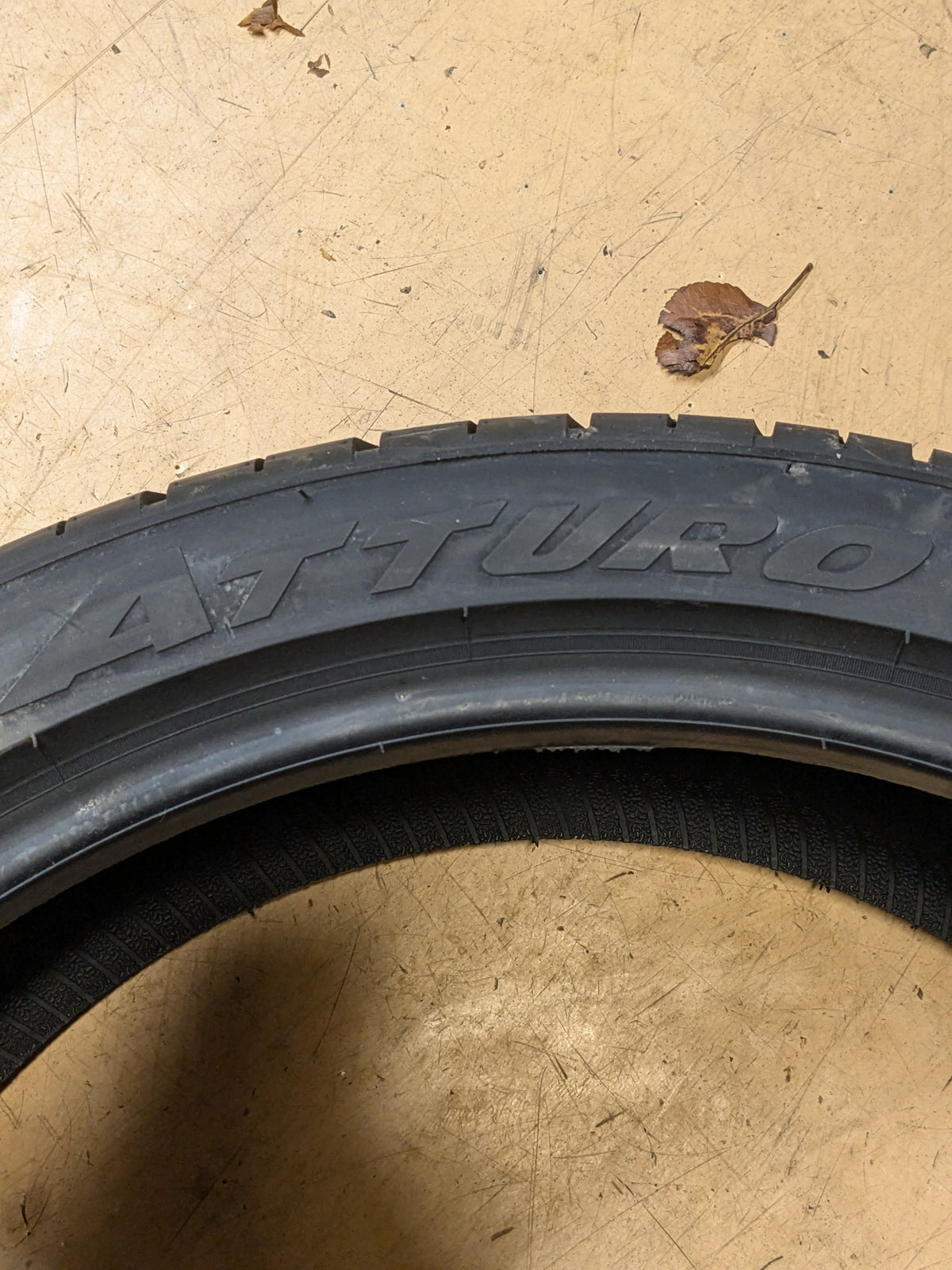 2 ATTURO AZ850 275 35 21 103Y XL UHP SUMMER TIRE AZ850FBKR2PA
