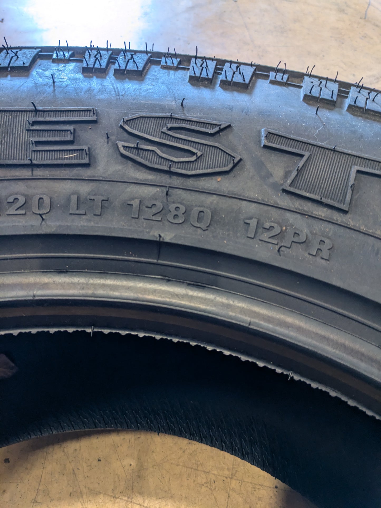 DTO MILESTAR PATAGONIA X/T 37 12.50 20 LT 128Q F 12PLY RUGGED TERRAIN TIRE 22050602