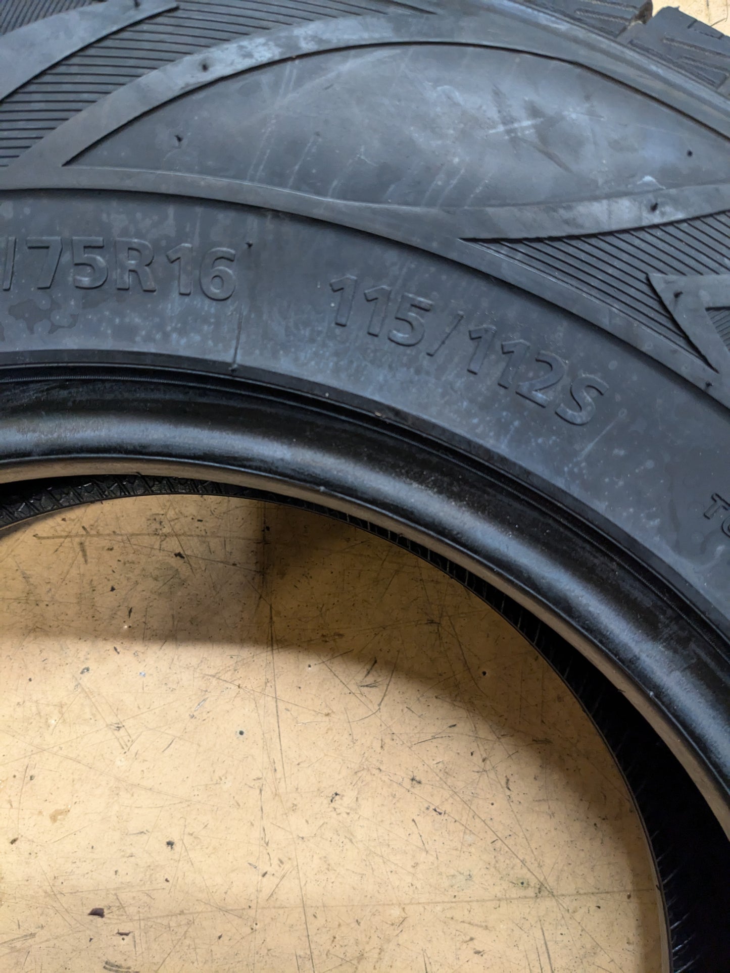 DELINTE DX-11 BANDIT H/T LT 225 75 16 115/112S TRUCK/SUV-HIGHWAY ALL SEASON TIRE 9777