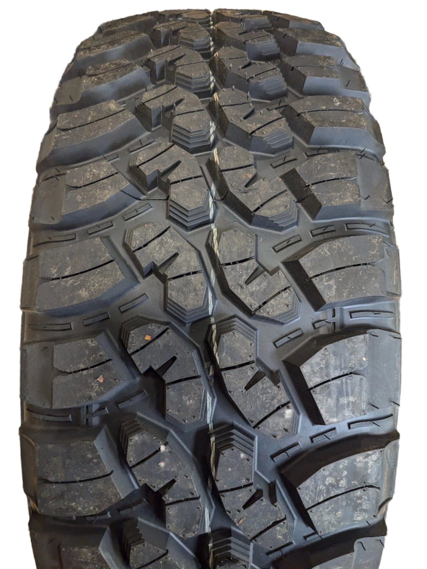 FORCEUM M/T 08 PLUS 275 65 18 LT 123/120Q E 10 PLY ALL SEASON MUD TERRAIN TIRE 1200058970