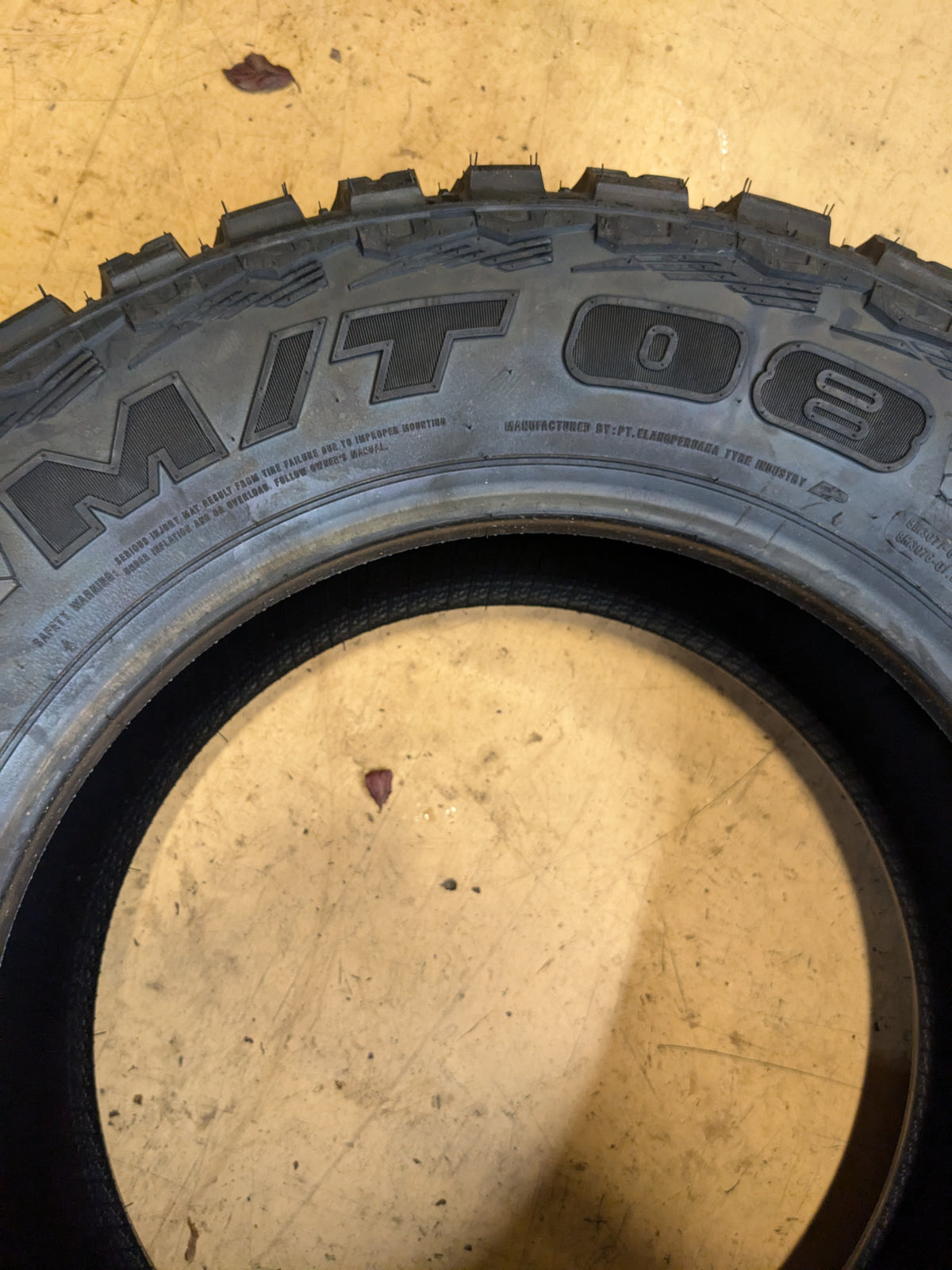 FORCEUM M/T 08 PLUS 275 65 18 LT 123/120Q E 10 PLY ALL SEASON MUD TERRAIN TIRE 1200058970
