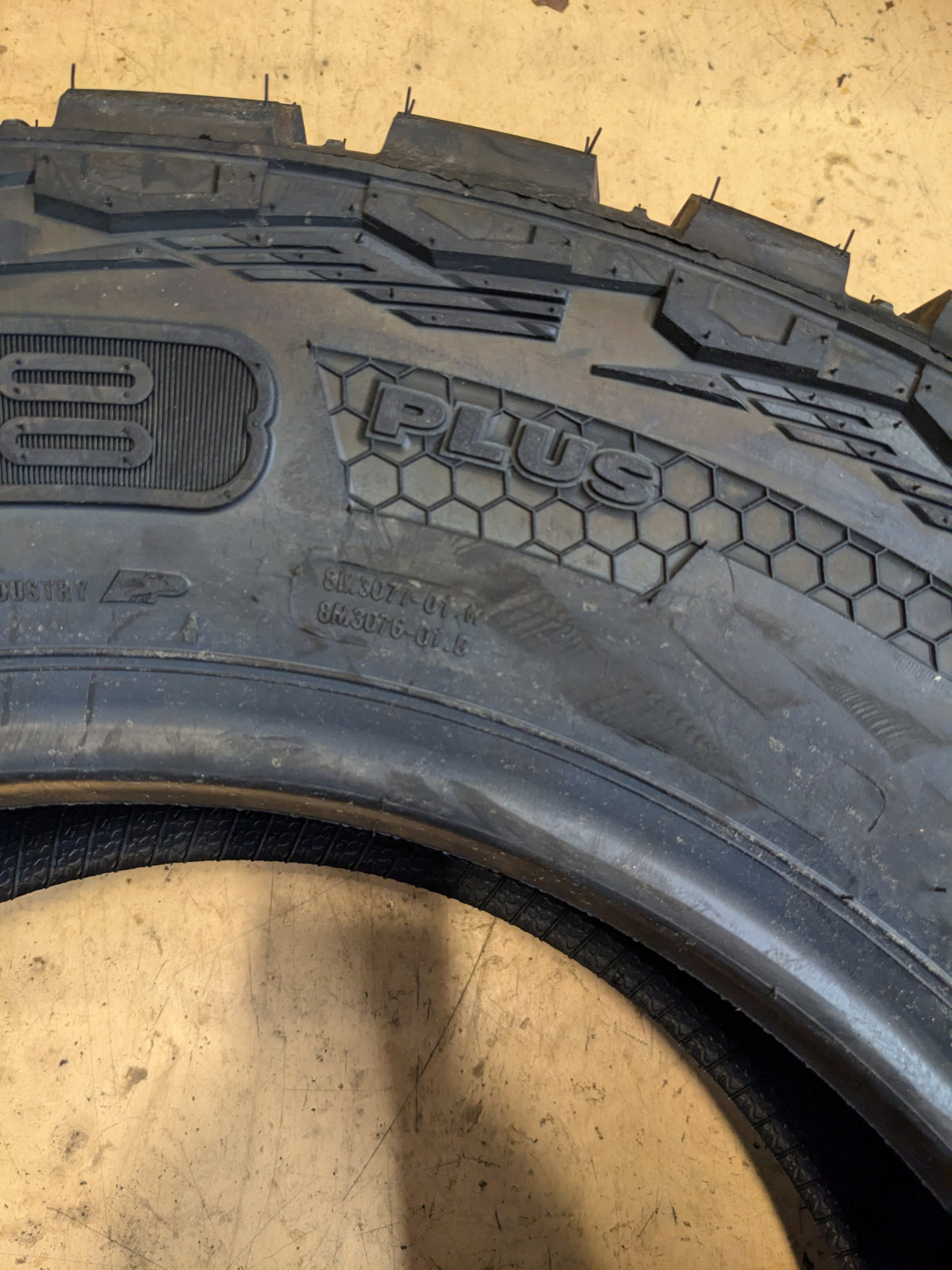 FORCEUM M/T 08 PLUS 275 65 18 LT 123/120Q E 10 PLY ALL SEASON MUD TERRAIN TIRE 1200058970