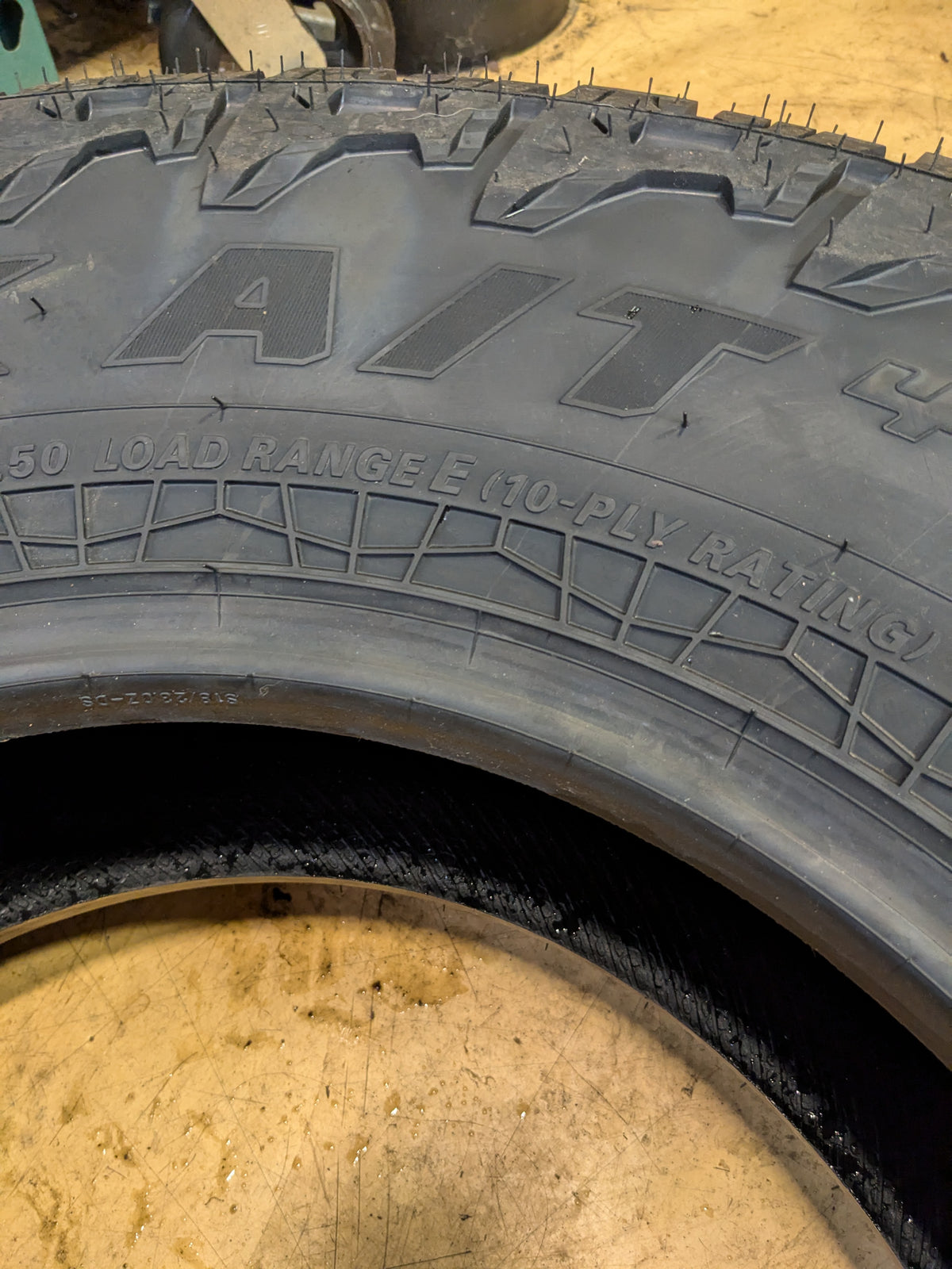 FALKEN WILDPEAK A/T 4W LT 285 75 18 129/126S LRE 10 PLY ALL TERRAIN TIRE 28840115