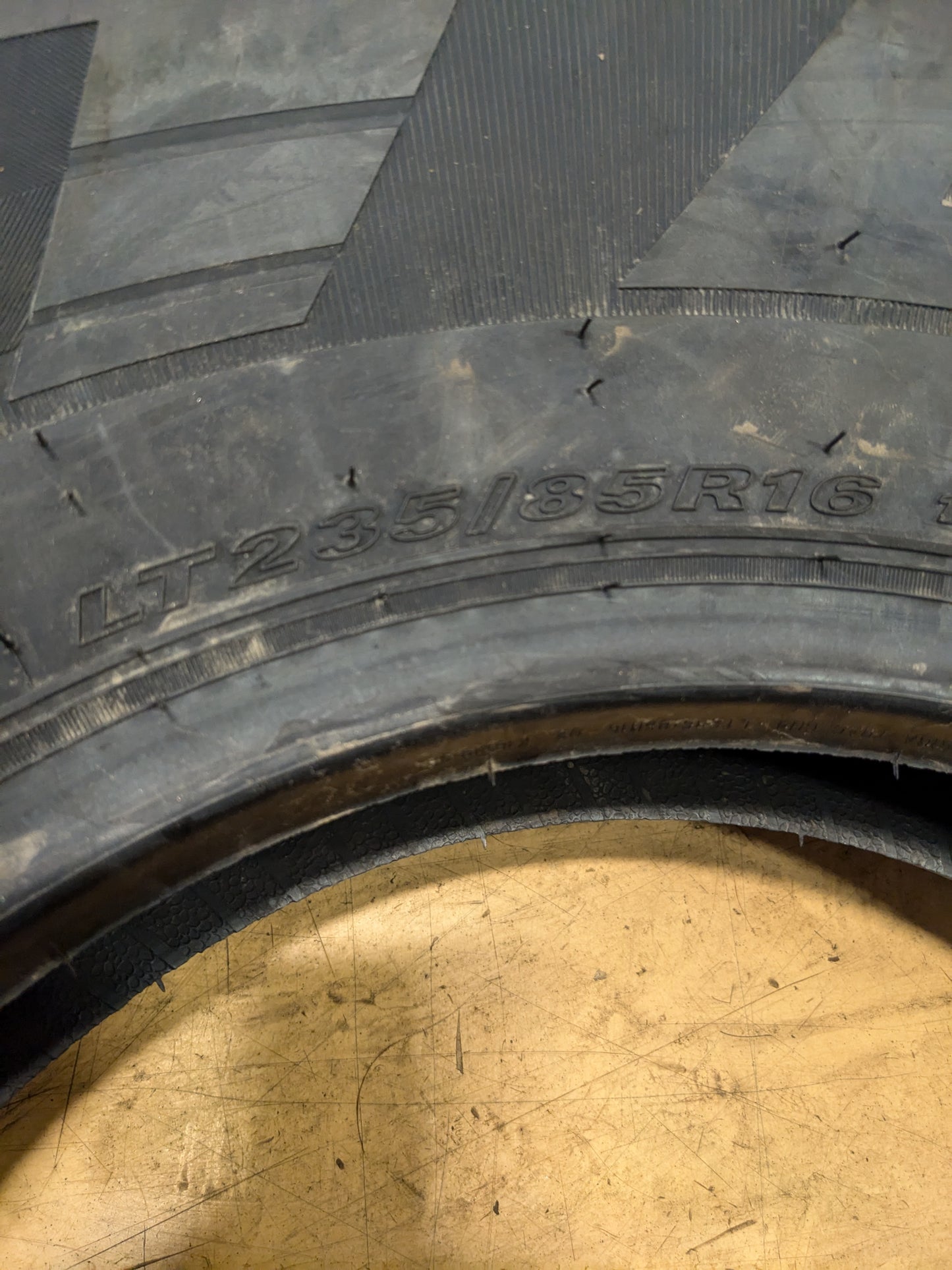 HERCULES TERRA TRAC CH4 LT 235 85 16 120/116R 10 PLY TRUCK/SUV-HIGHWAY TIRE 96435