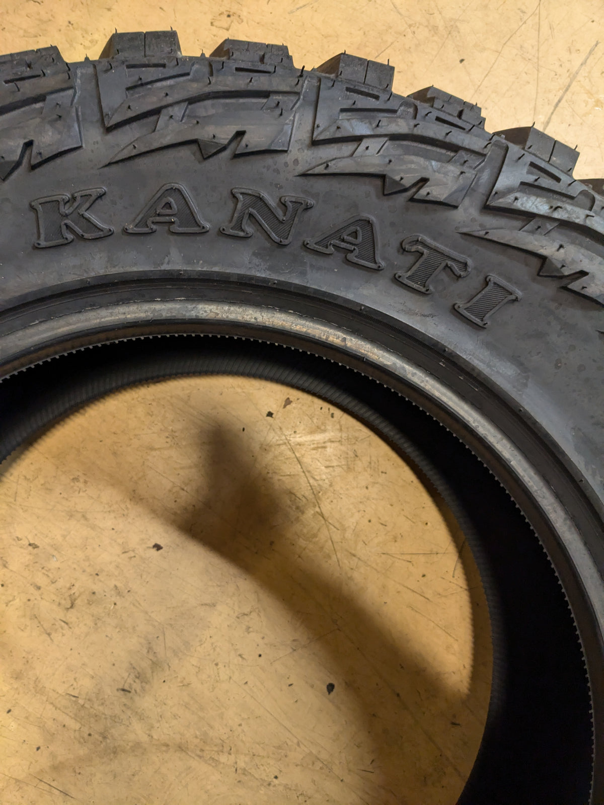 KANATI MUD HOG M/T BSW LT 35 12.5 20 121Q LRE 10 PLY MUD TERRAIN TIRE L2035125E