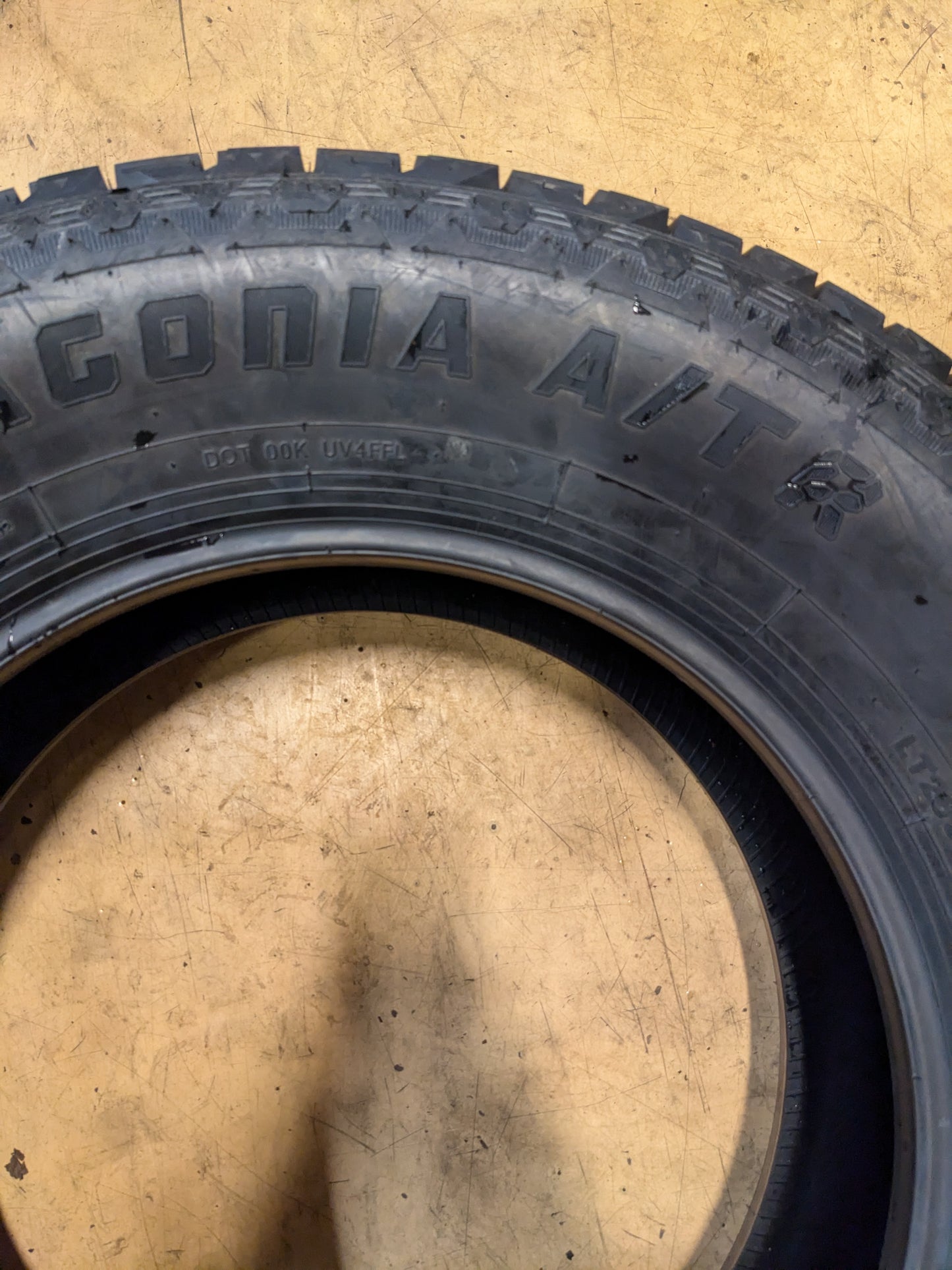 MILESTAR PATAGONIA A/T R LT 285 65 18 125/122S LRE 10 PLY ALL TERRAIN TIRE 22402001