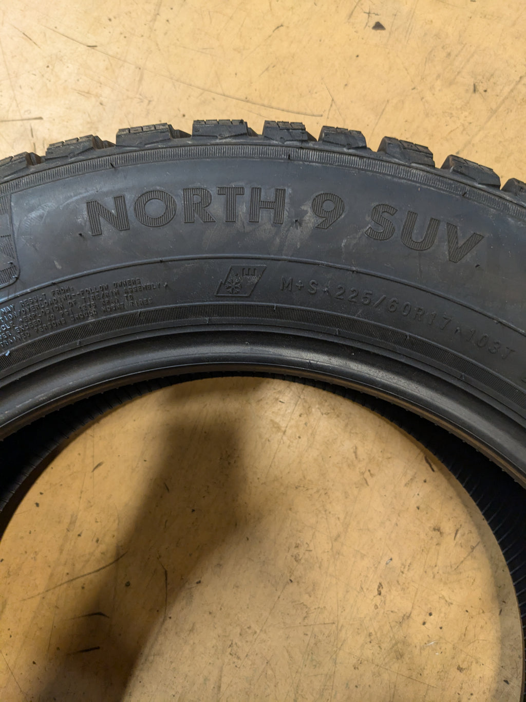 2 NOKIAN NORDMAN 9 225 60 17 103T WINTER TIRE T432927