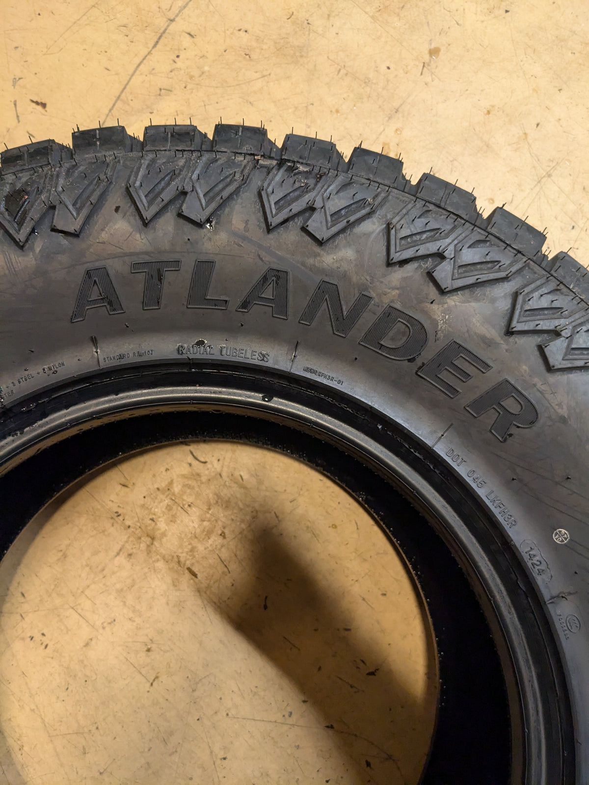 ATLANDER ROVERCLAW R/T 35 12.50 17 LT 121Q 10PR RUGGED TERRAIN TIRE ATL1903