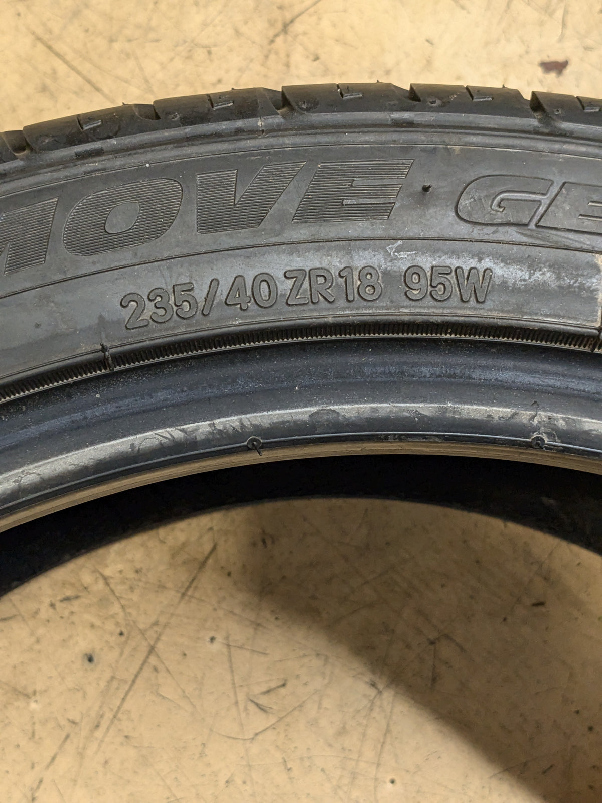 IRONMAN IMOVE GEN 3 AS 235 40 18 95W XL ALL SEASON PASSENGER TIRE 98420
